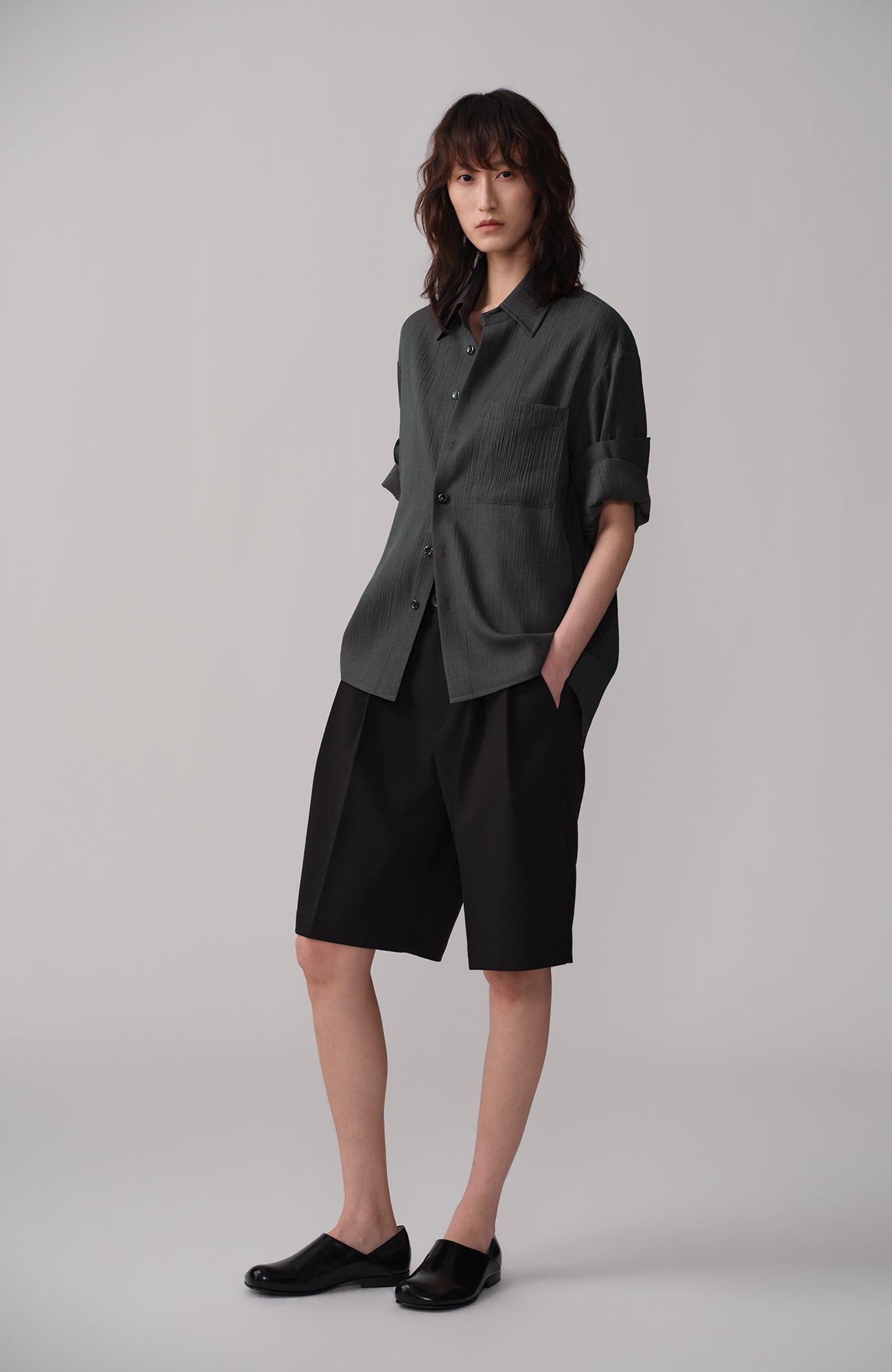 OPICLOTH Pleated Wide-Leg Suit Shorts