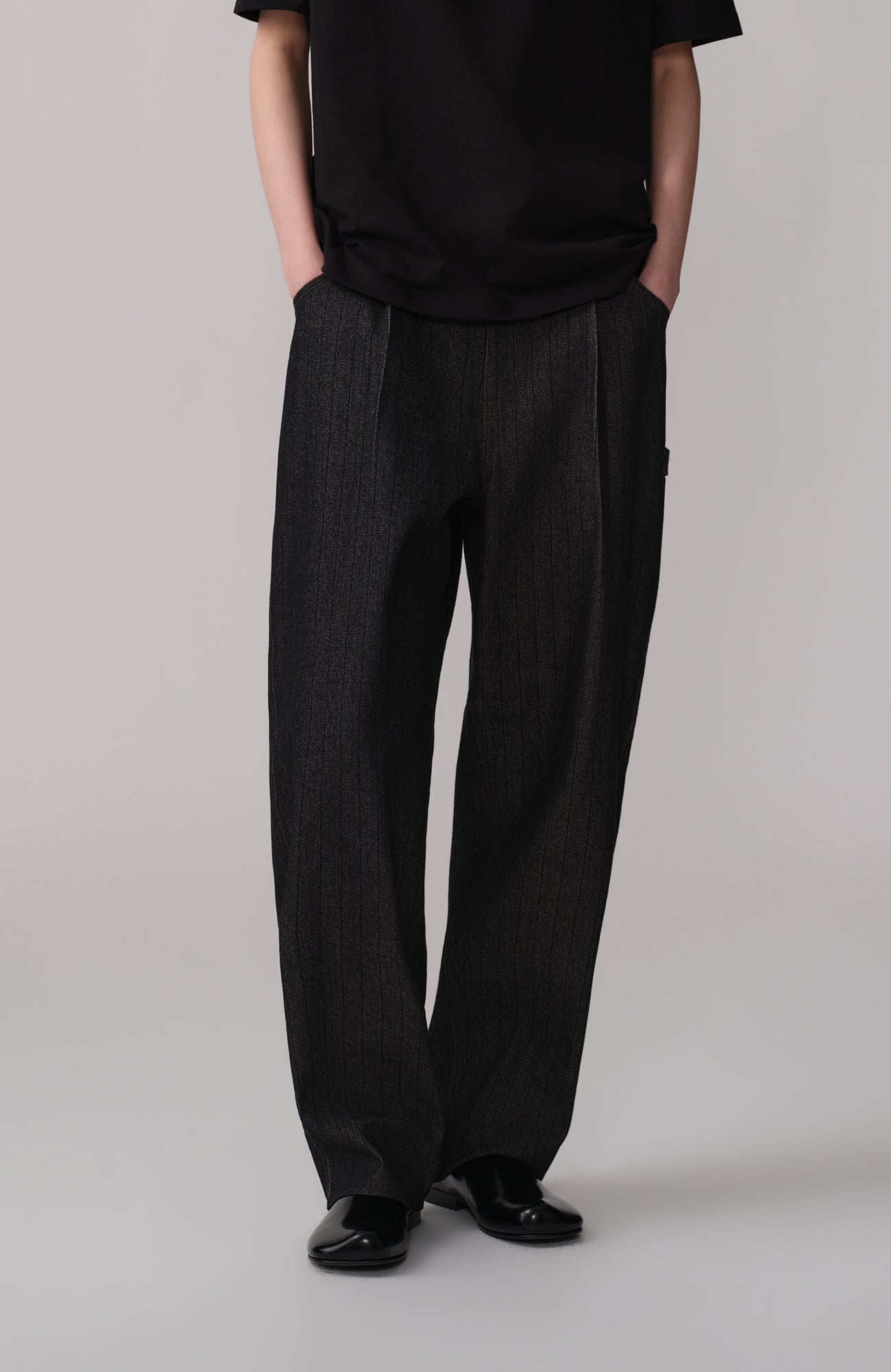 OPICLOTH Pinstripe Pleated Tapered Jeans