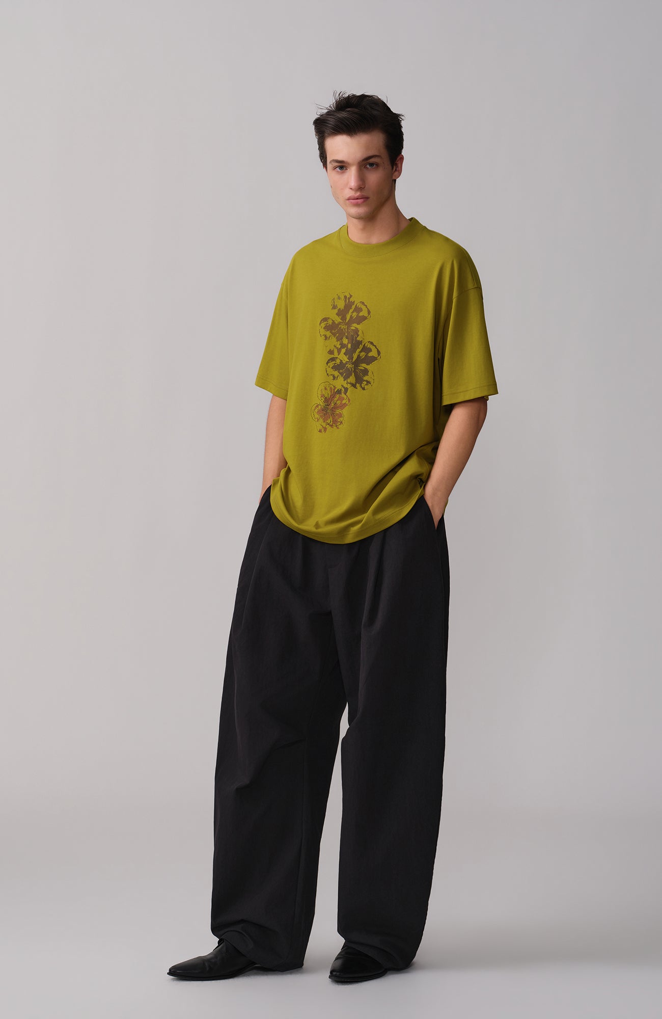 OPICLOTH Pleated Curved Wide-Leg Trousers