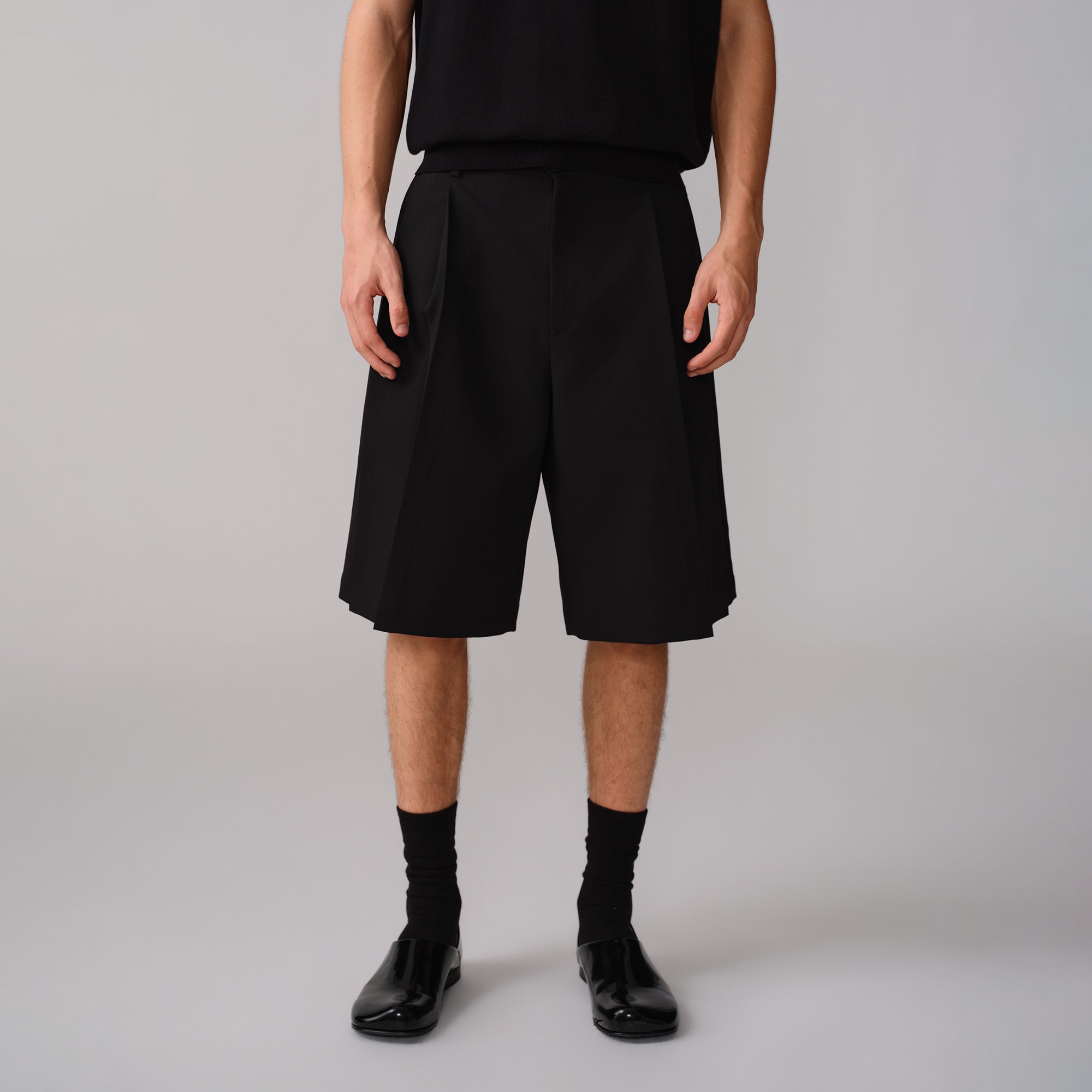 OPICLOTH Pleated Wide-Leg Suit Shorts