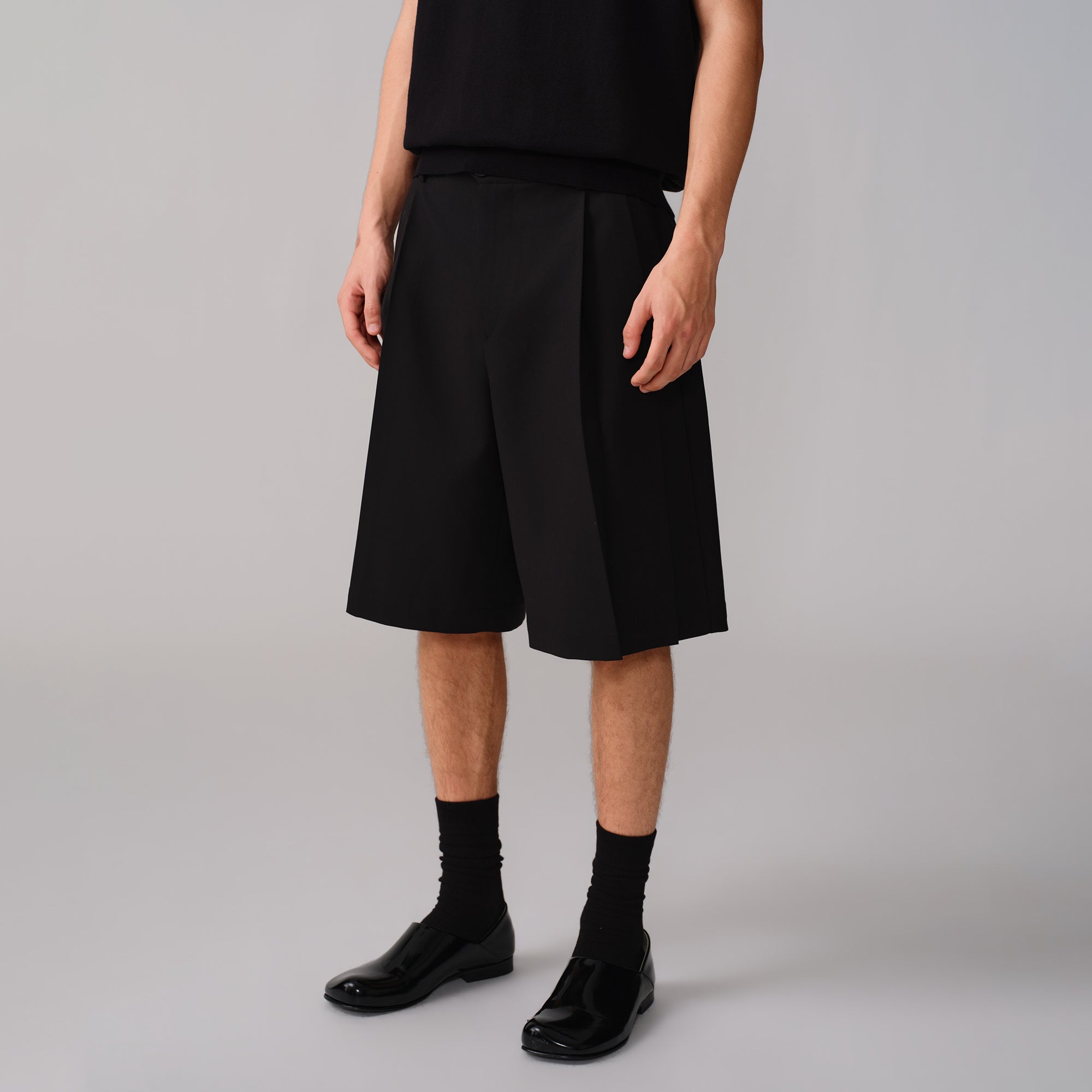 OPICLOTH Pleated Wide-Leg Suit Shorts