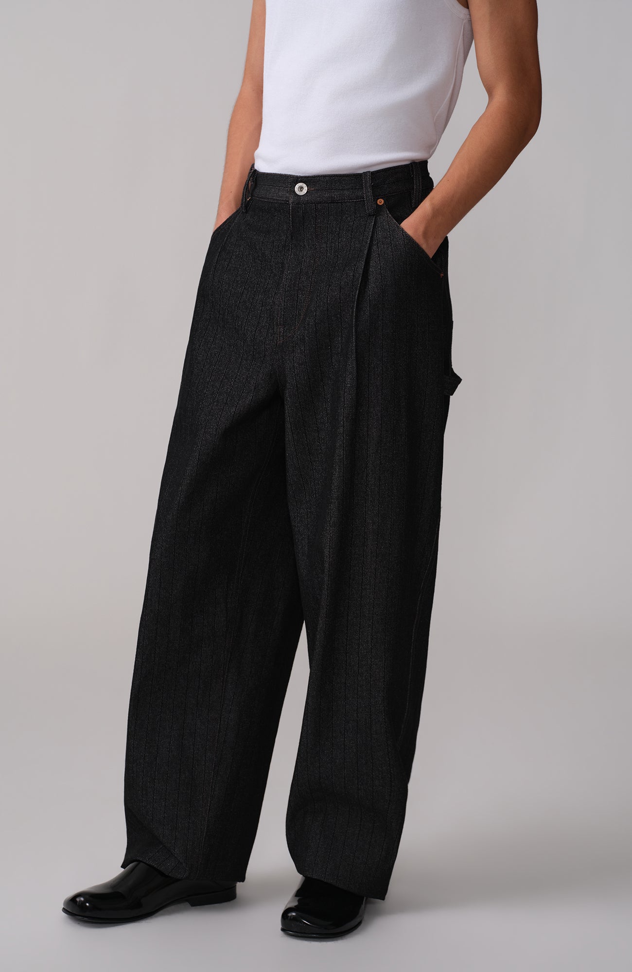 OPICLOTH Pinstripe Pleated Tapered Jeans