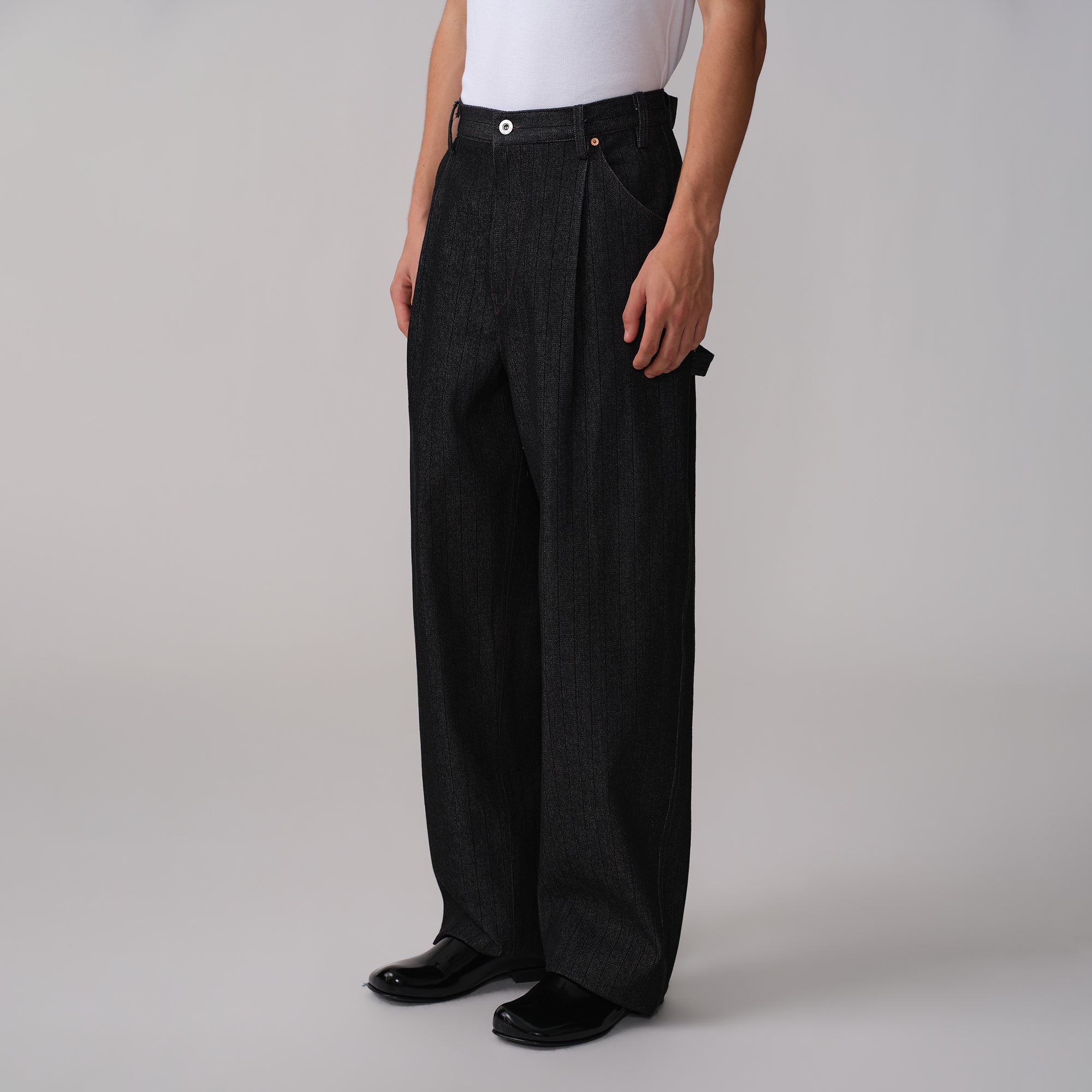 OPICLOTH Pinstripe Pleated Tapered Jeans