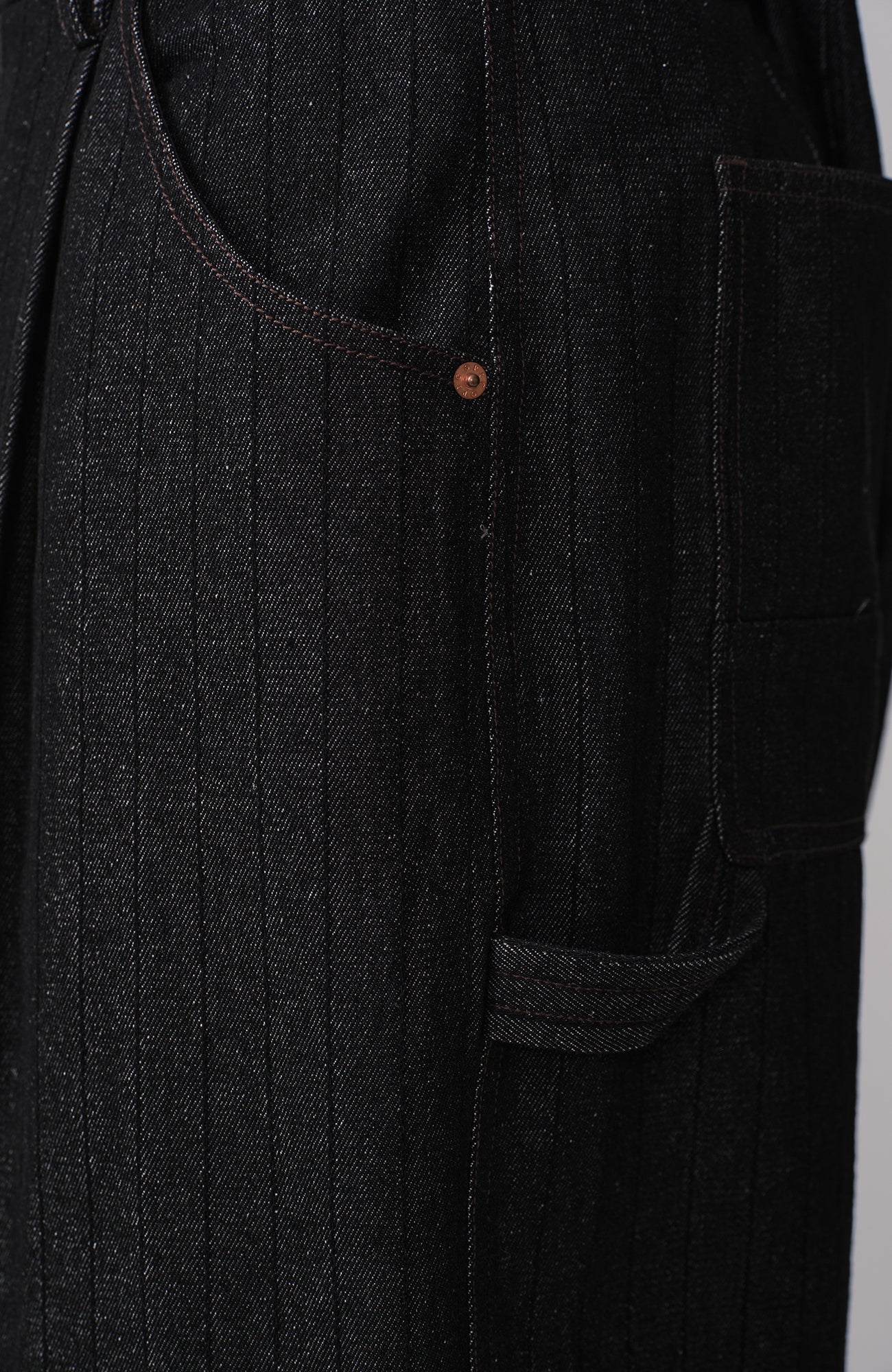 OPICLOTH Pinstripe Pleated Tapered Jeans