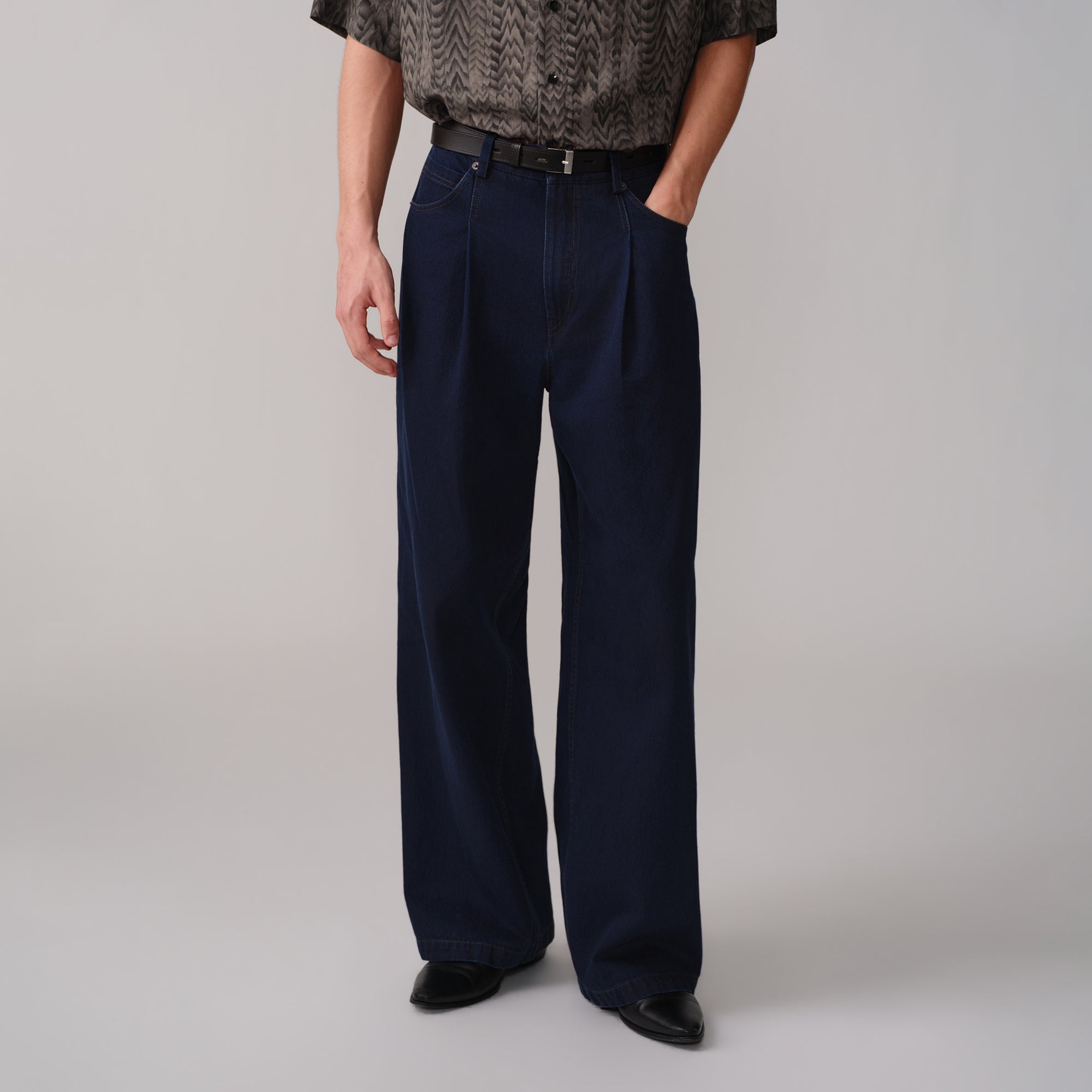 OPICLOTH Washed Indigo Pleated Jeans