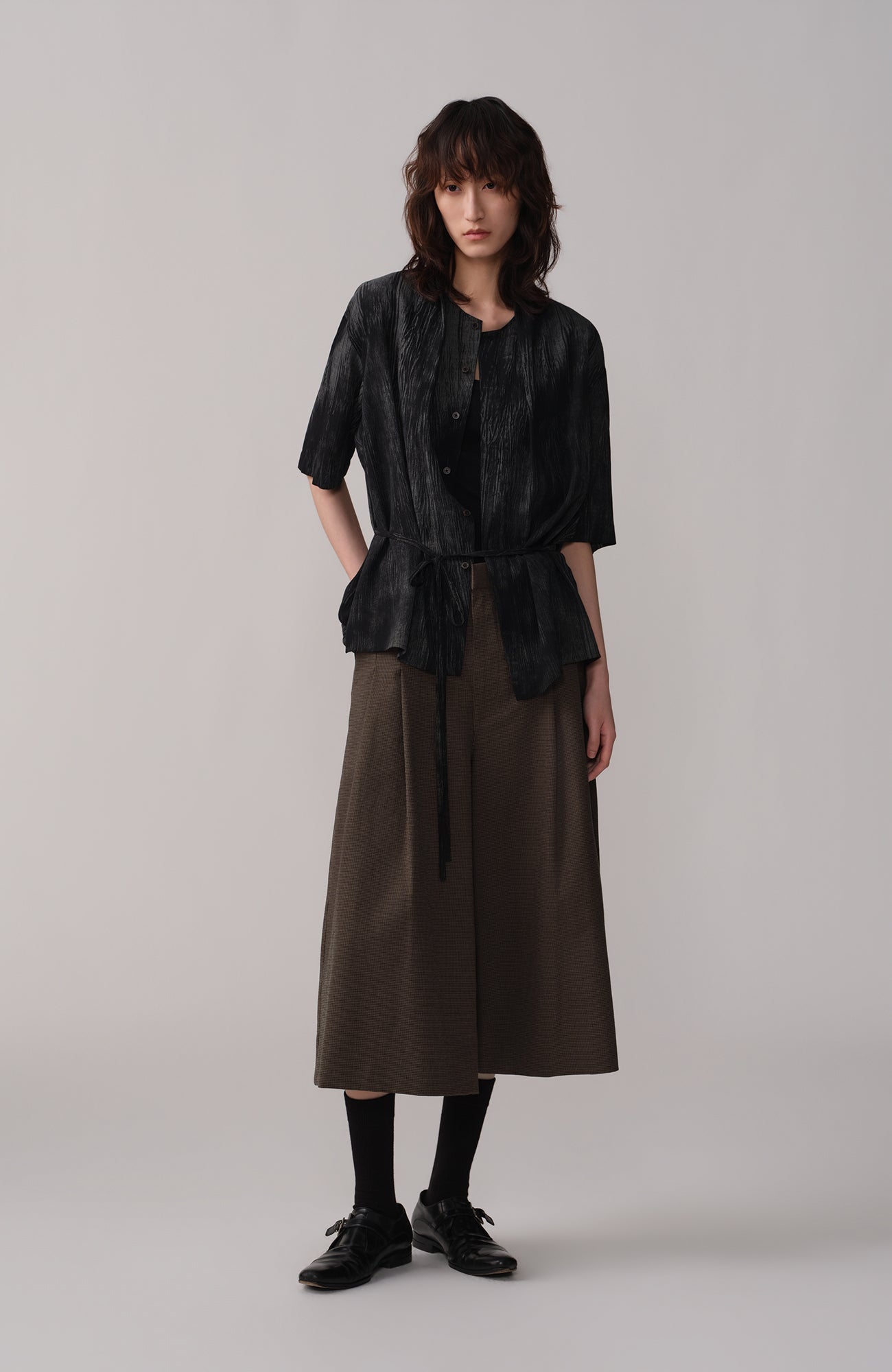 OPICLOTH Crinkled Draped Half Shirt