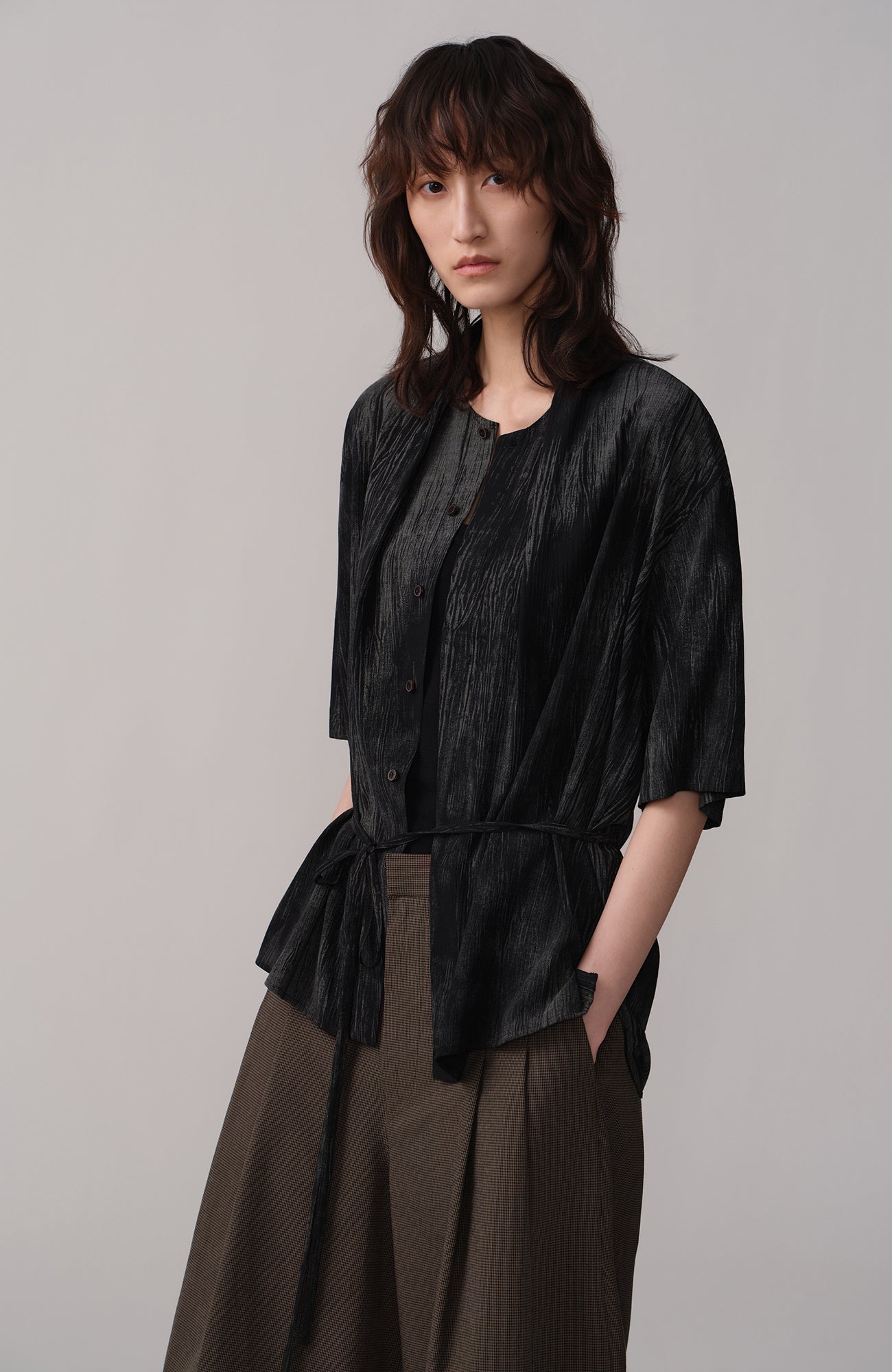 OPICLOTH Crinkled Draped Half Shirt