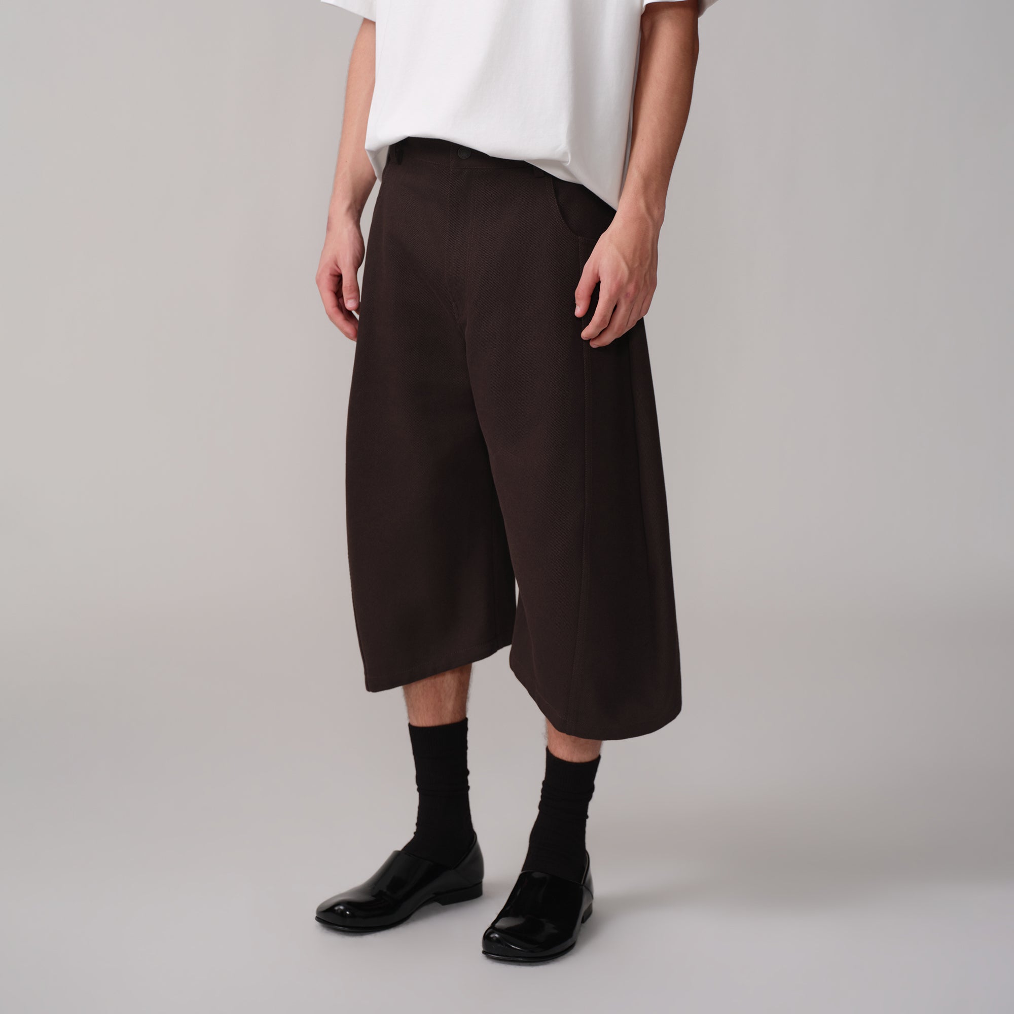 OPICLOTH Curved Wide-Leg Bermuda Shorts