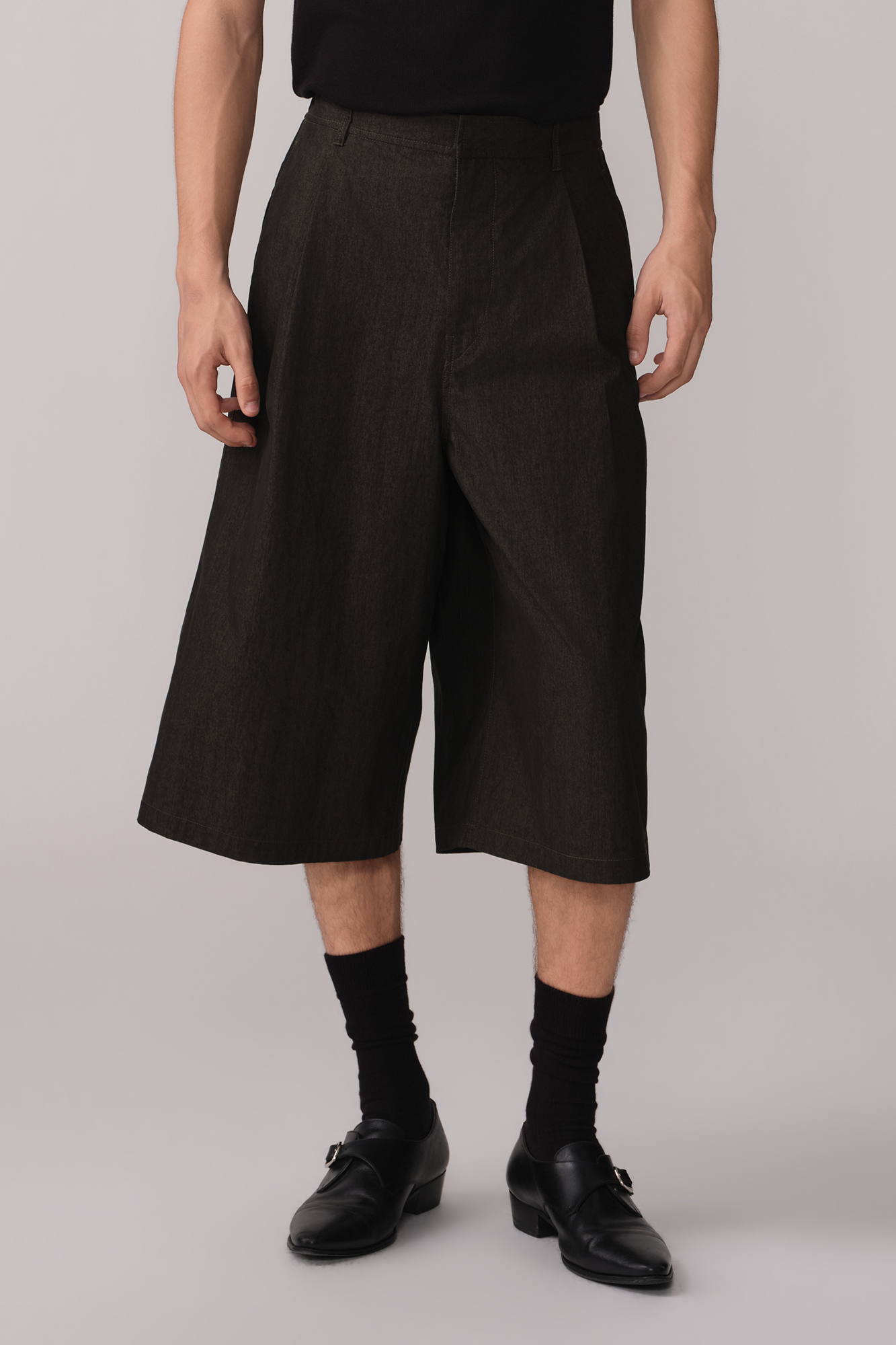 OPICLOTH Retro Pleated Wide-Leg Cropped Shorts, premium urban and streetwear designers apparel on PROJECTISR.com, OPICLOTH