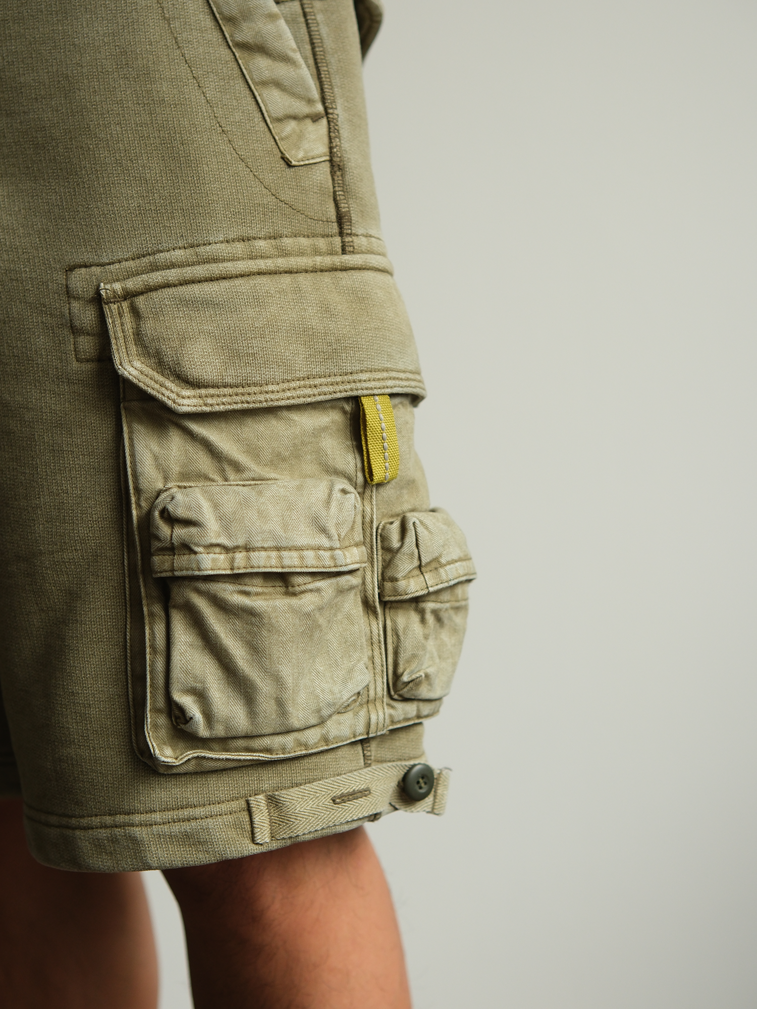 NEIGBORL Utility Multi-Pocket Drawstring Sweat Shorts
