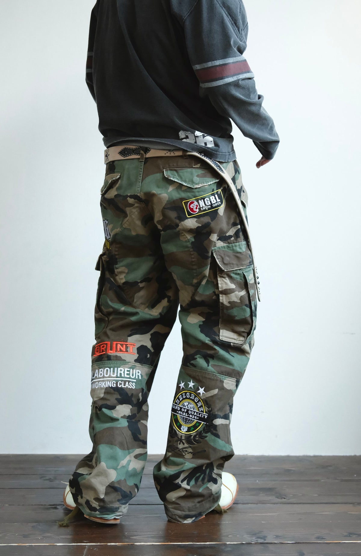 NEIGBORL Retro Camo Embroidered Straight-Leg Cargo Pants
