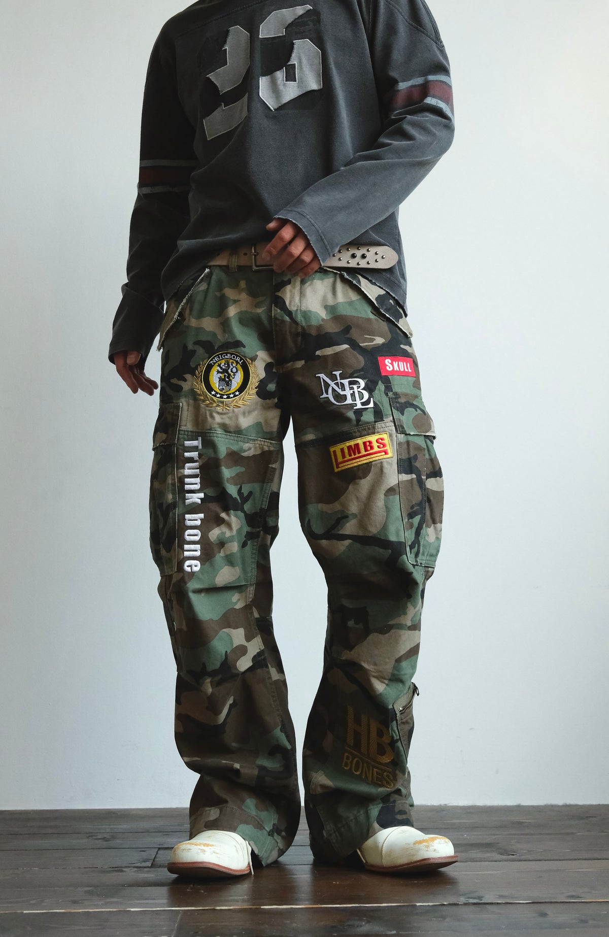 NEIGBORL Retro Camo Embroidered Straight-Leg Cargo Pants