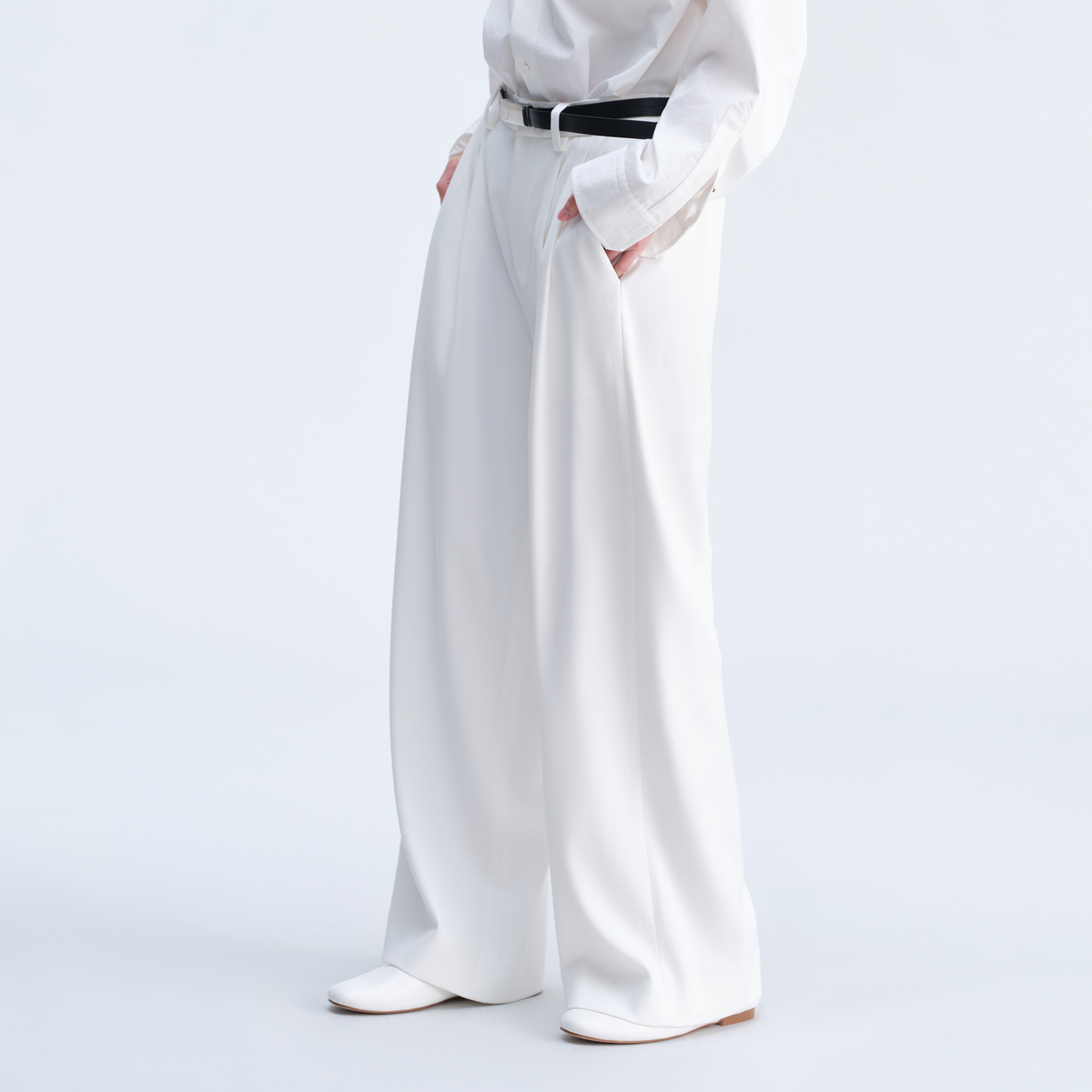 OPICLOTH Classic Pleated Wide-Leg Trousers