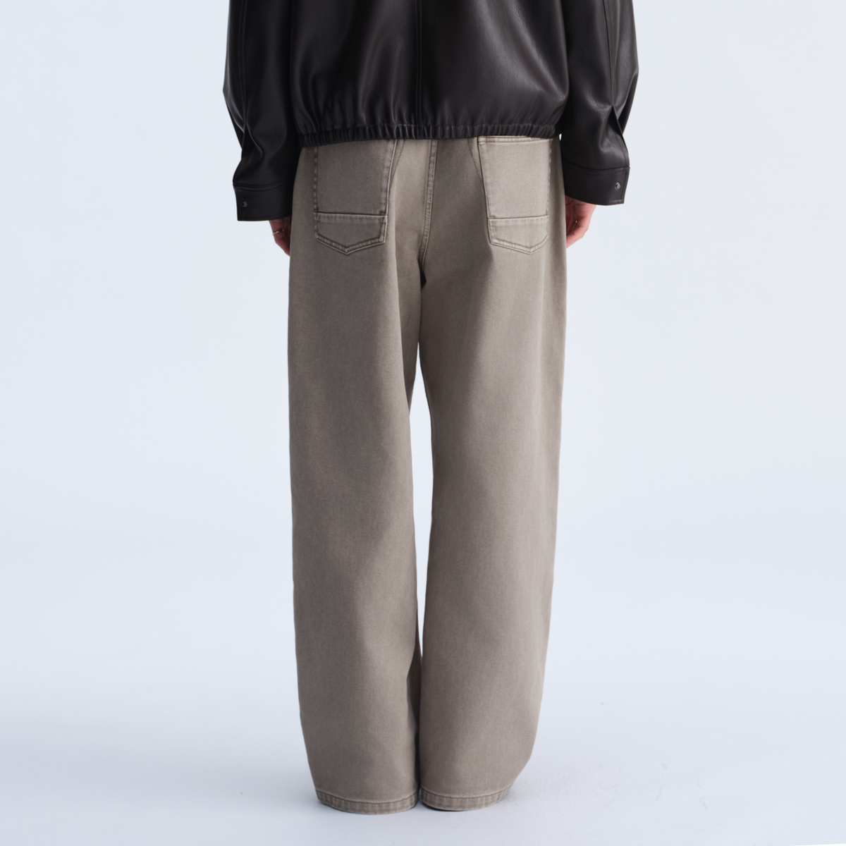 OPICLOTH Washed Pleated Tapered Jeans