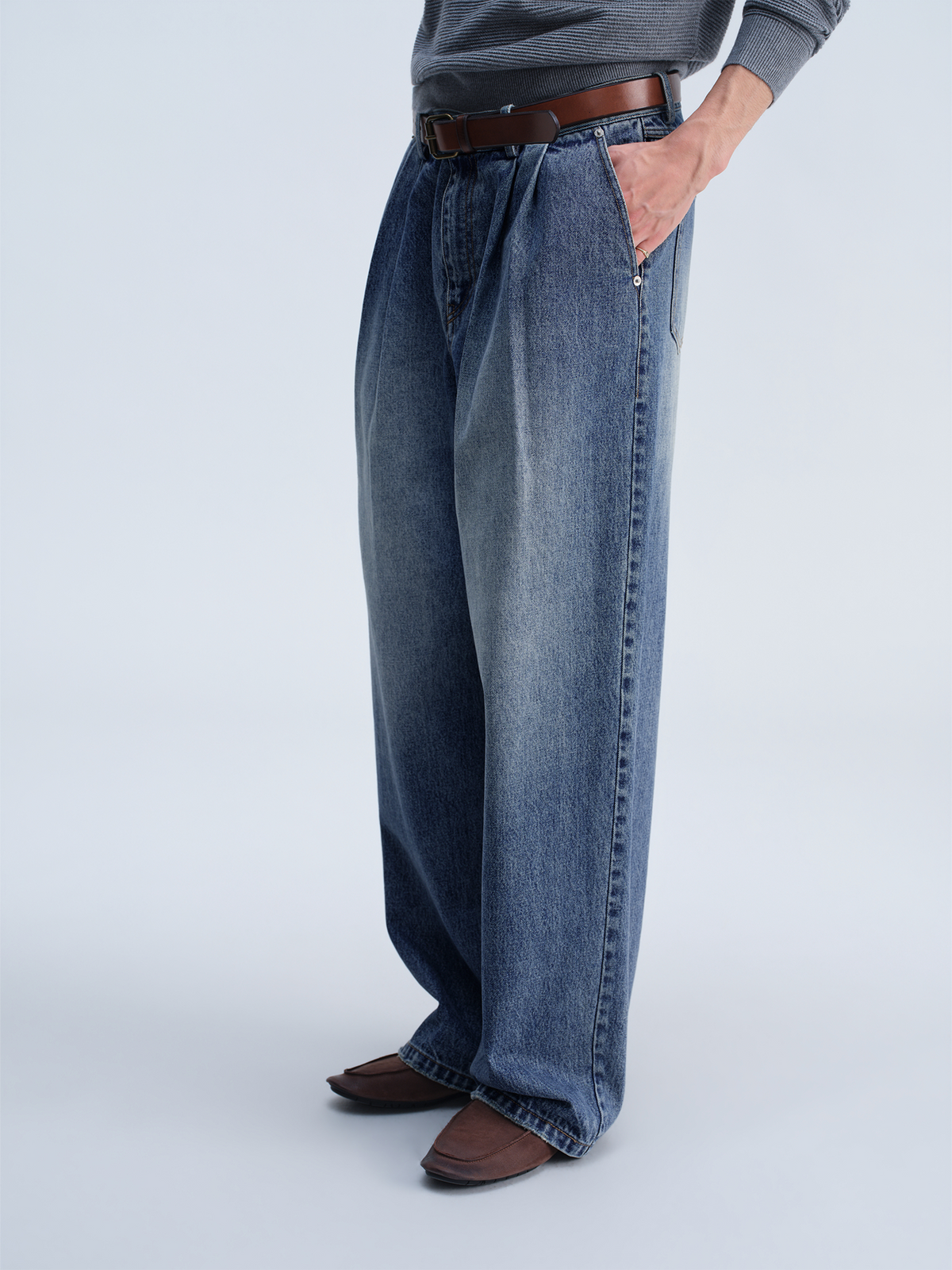OPICLOTH Retro Washed Double-Pleated Wide-Leg Jeans