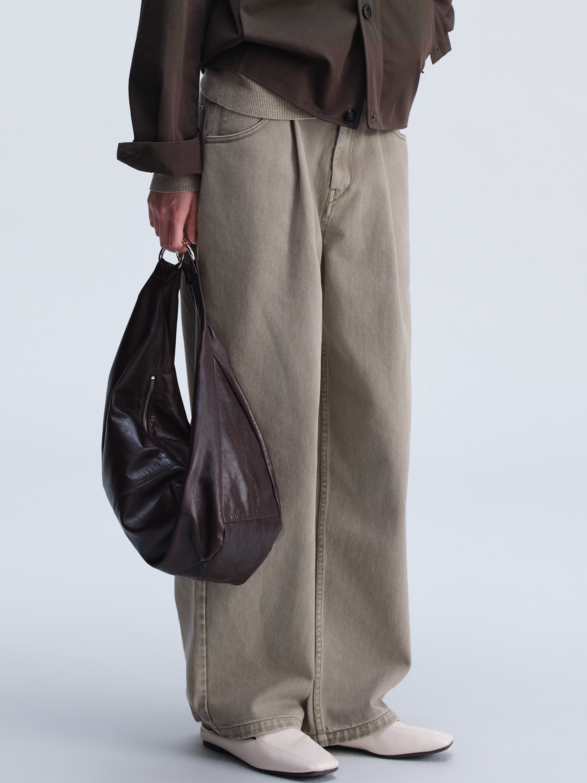 OPICLOTH Washed Pleated Tapered Jeans