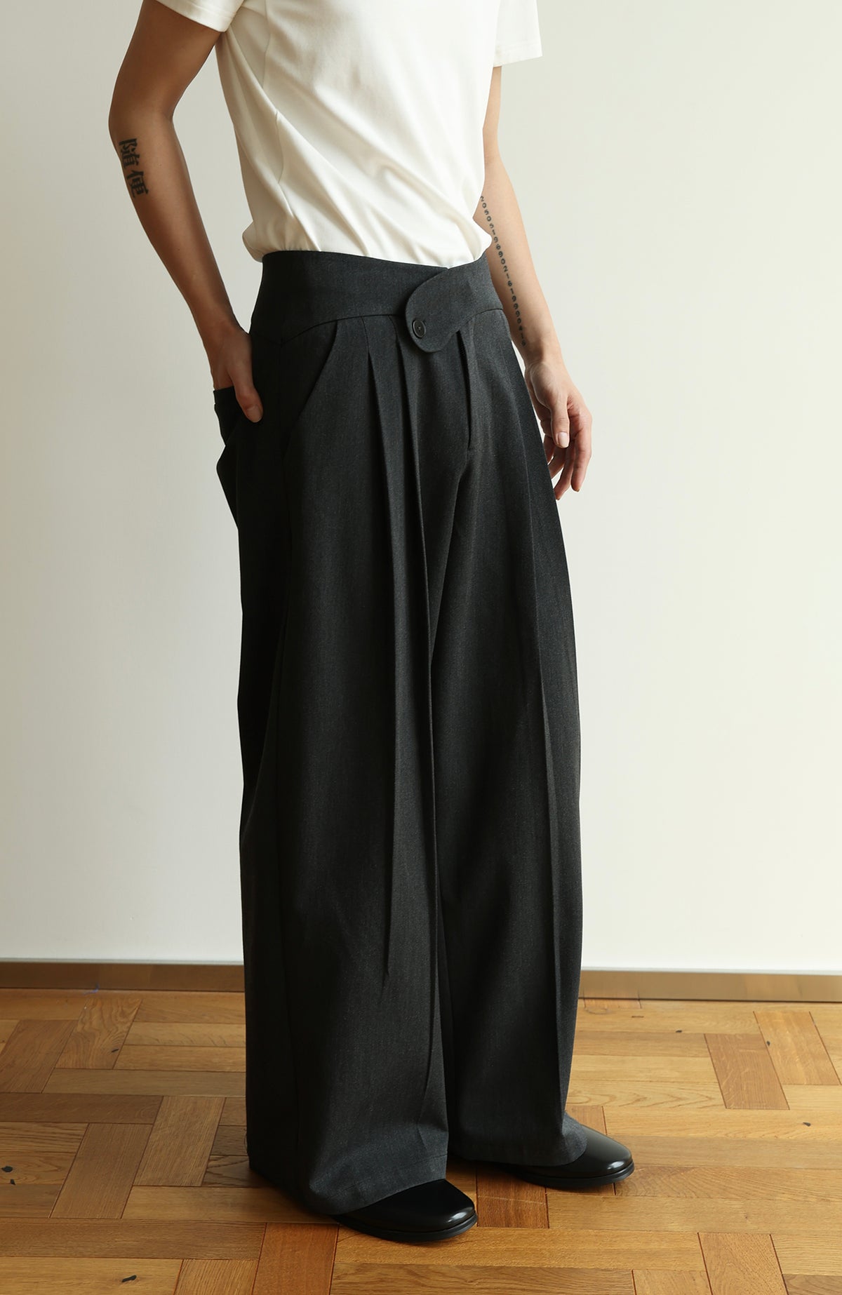 OKAYTHXBYE Pleated Wide-Leg Trousers