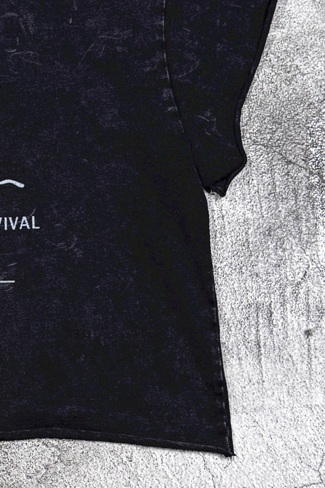 ANTI WAR REVIVAL Retro Portrait Graphic Rolled-Hem Tee