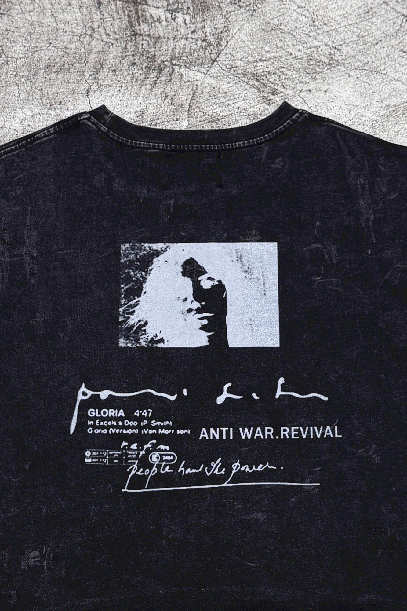 ANTI WAR REVIVAL Retro Portrait Graphic Rolled-Hem Tee