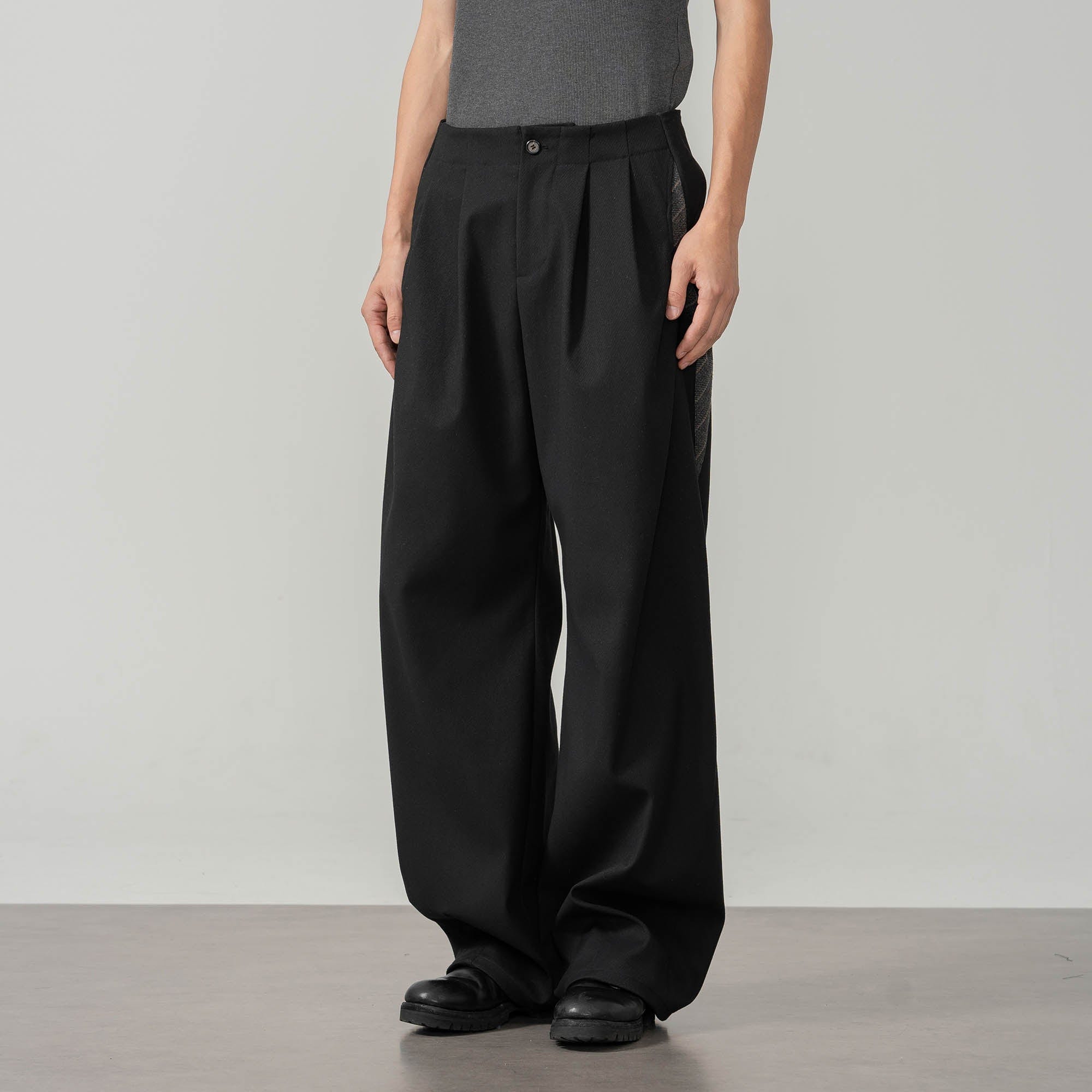 MOITIEDEPETALE Geometric Paneled Pinstripe Pleated Wide-Leg Trousers
