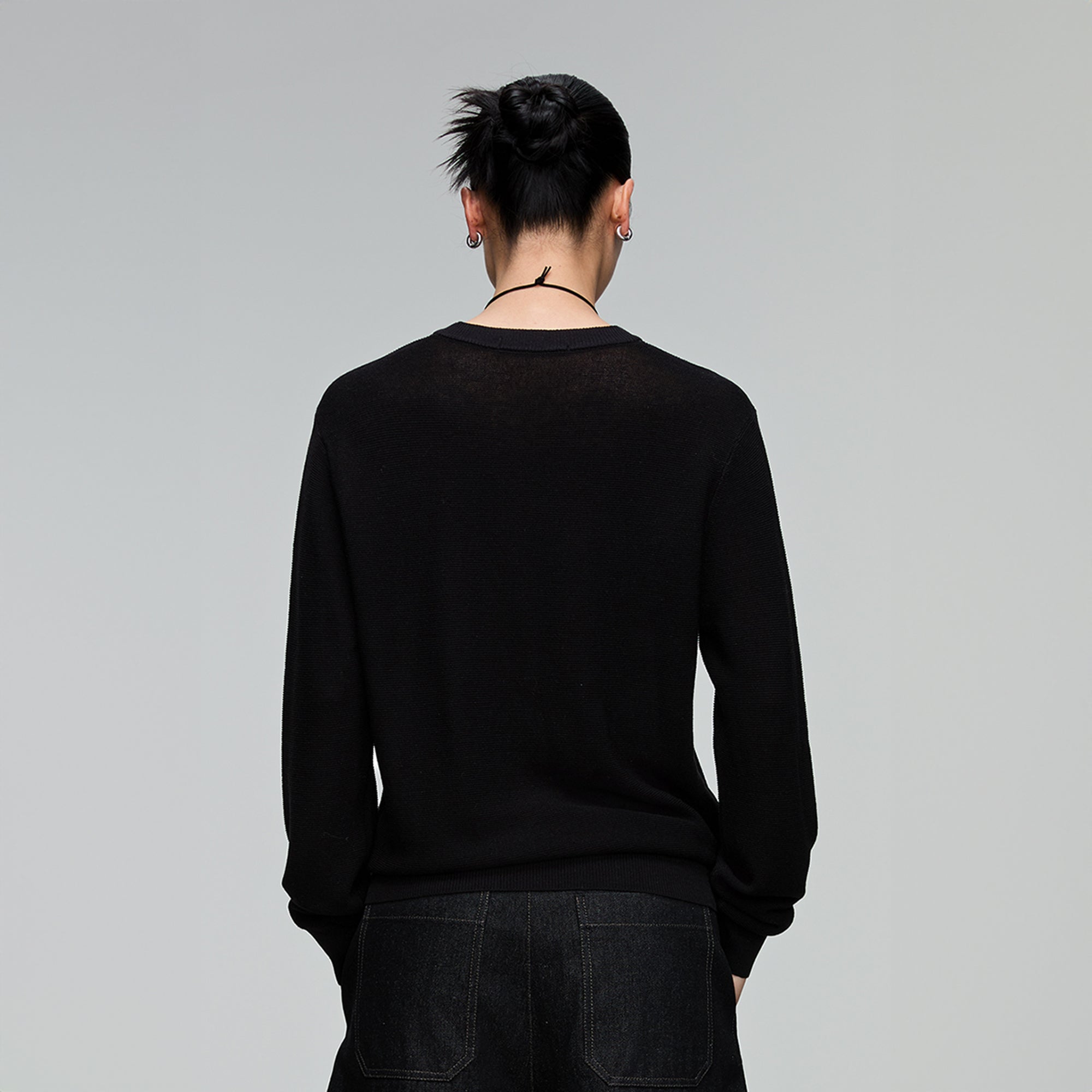 OPICLOTH Essential  V-Neck Sweater