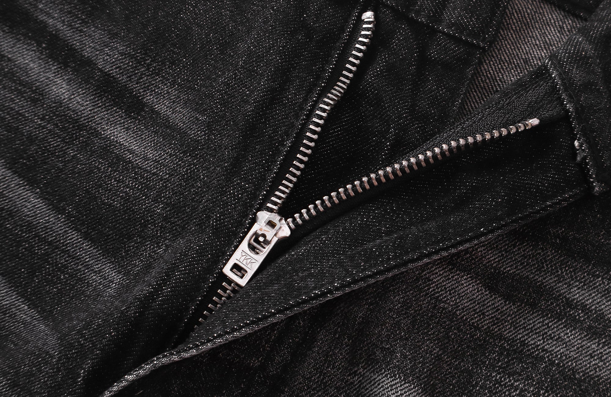 REBEL WAVE Contrast Split Whiskering Wash Jeans