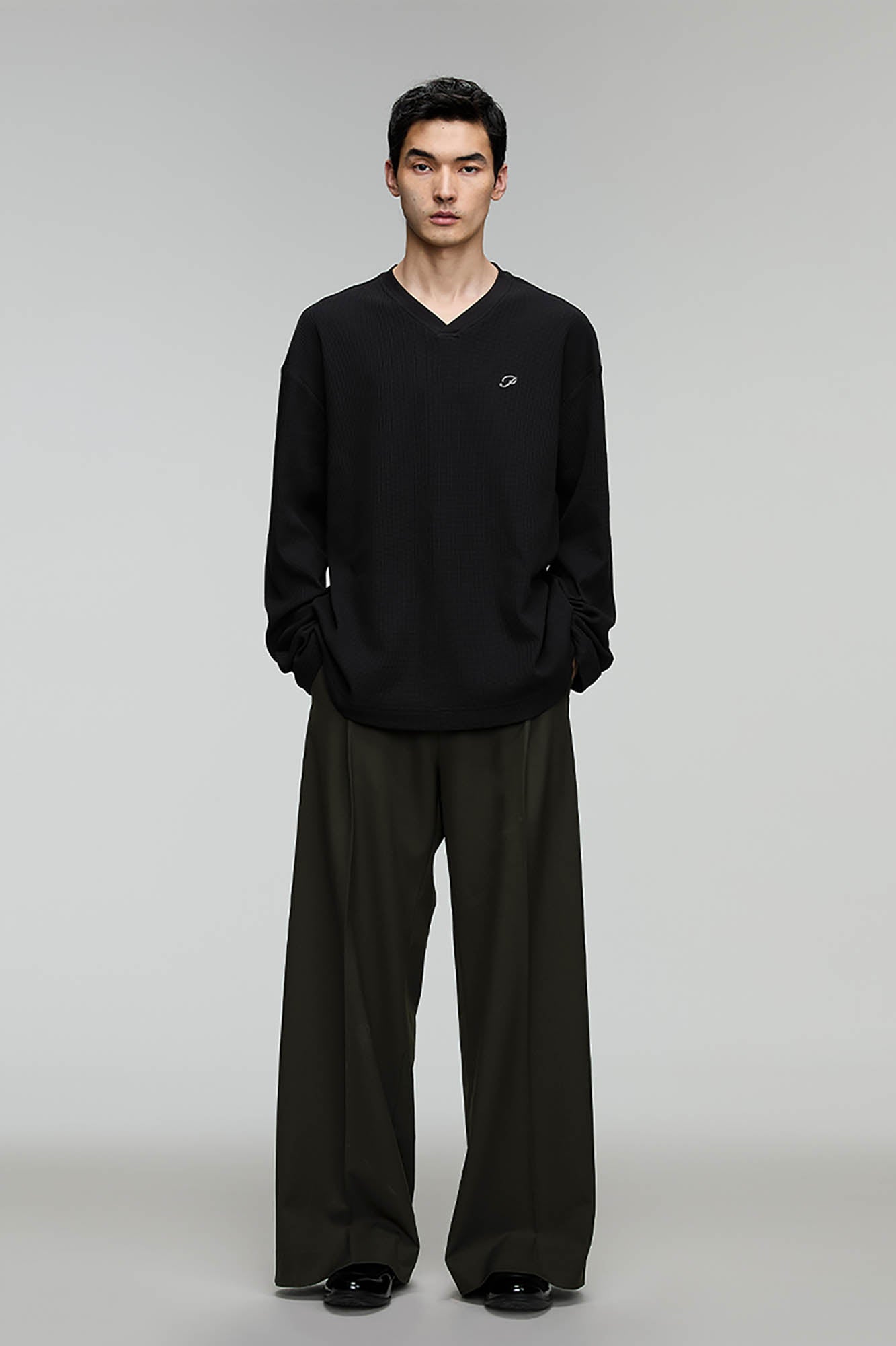 OPICLOTH Pleated Tapered Waist Straight-Leg Trousers