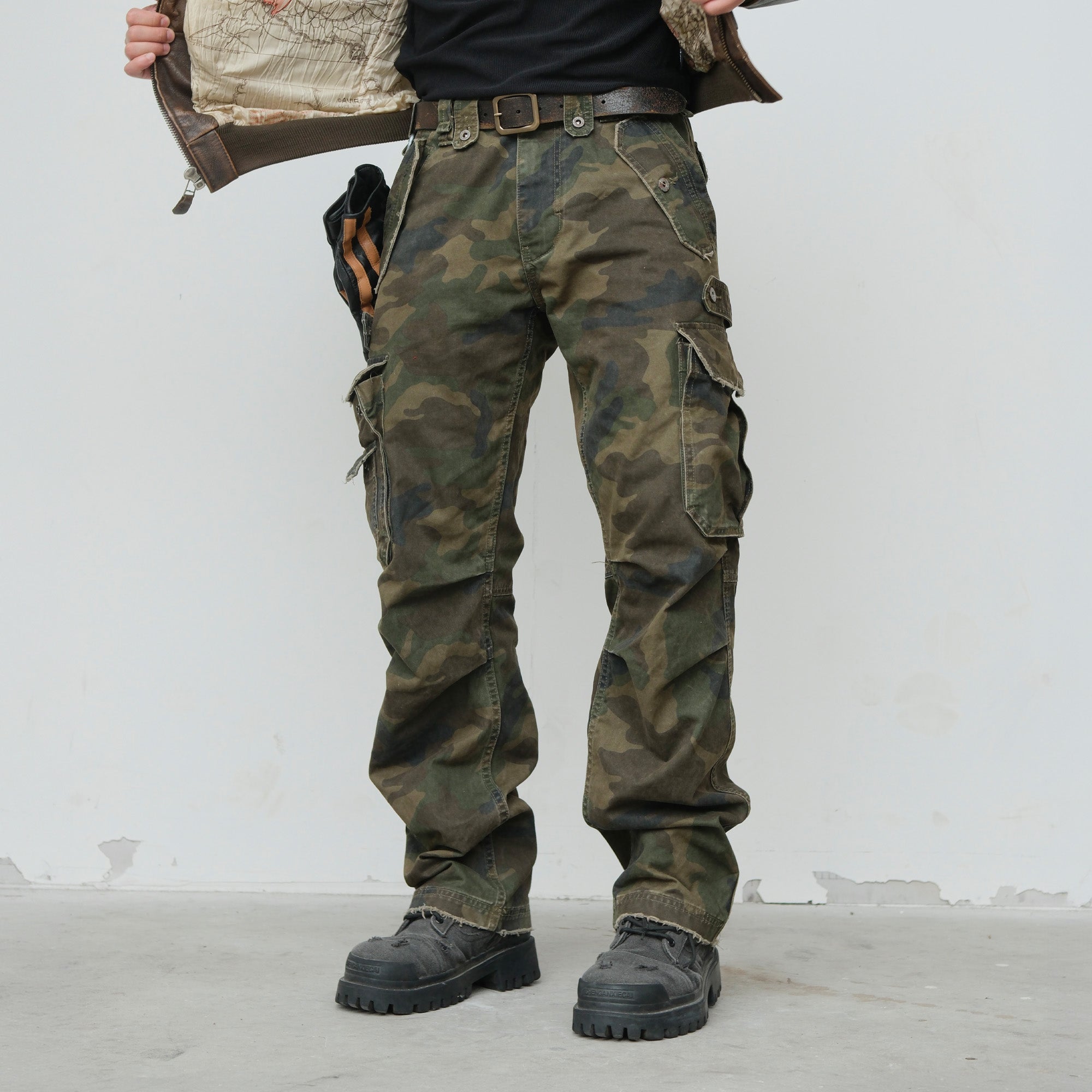 NEIGBORL Retro Multi-Pocket Camo Cargo Pants