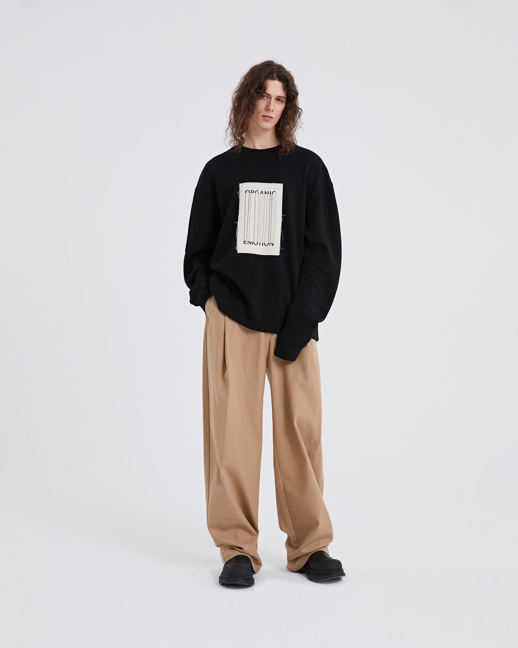 ORGANIC EMOTION The Loose Threads LOGO Sweatshirt