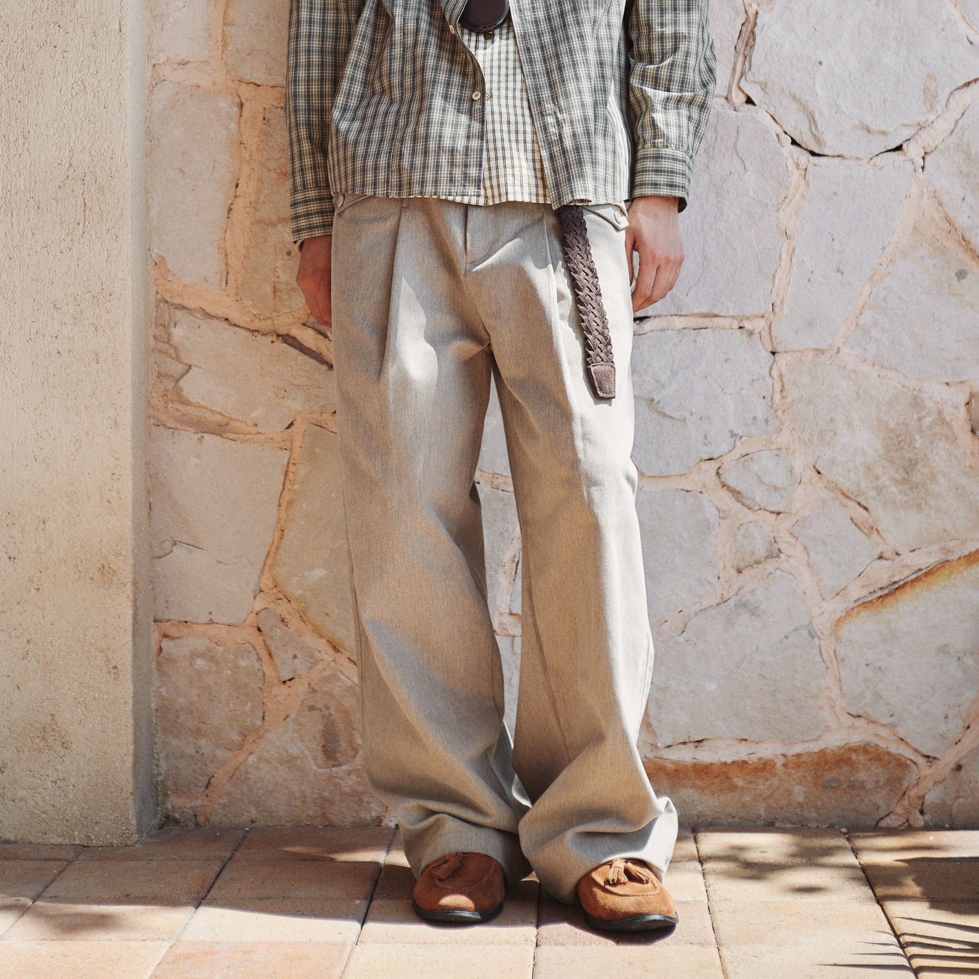 GONGHE REPUB Brushed Pleated Straight-Leg Trousers