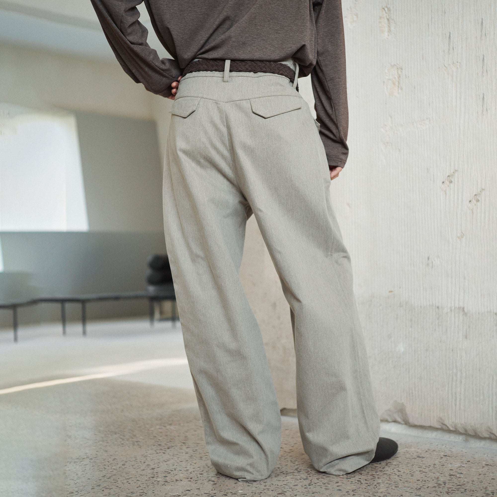 GONGHE REPUB Brushed Pleated Straight-Leg Trousers