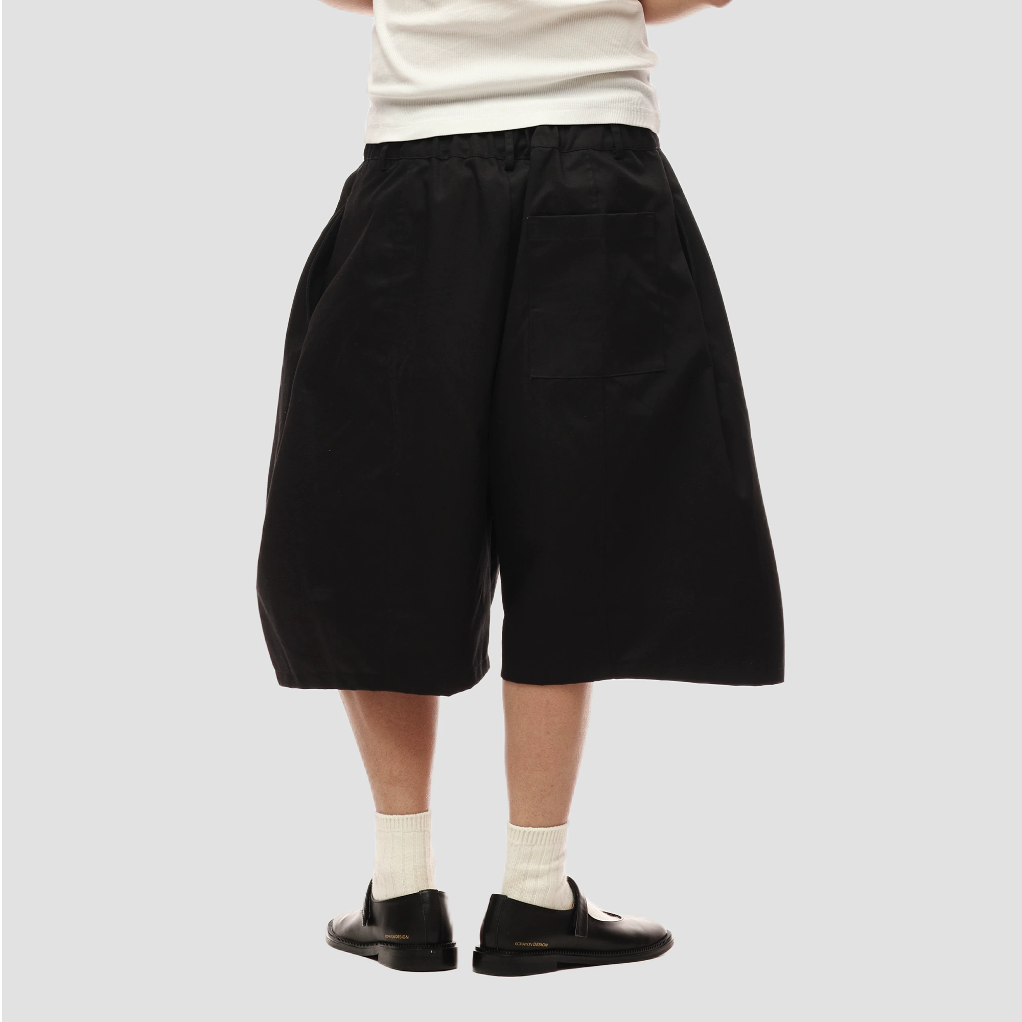 6CRAYON Retro Double-Pleat Wide-Leg Shorts Black