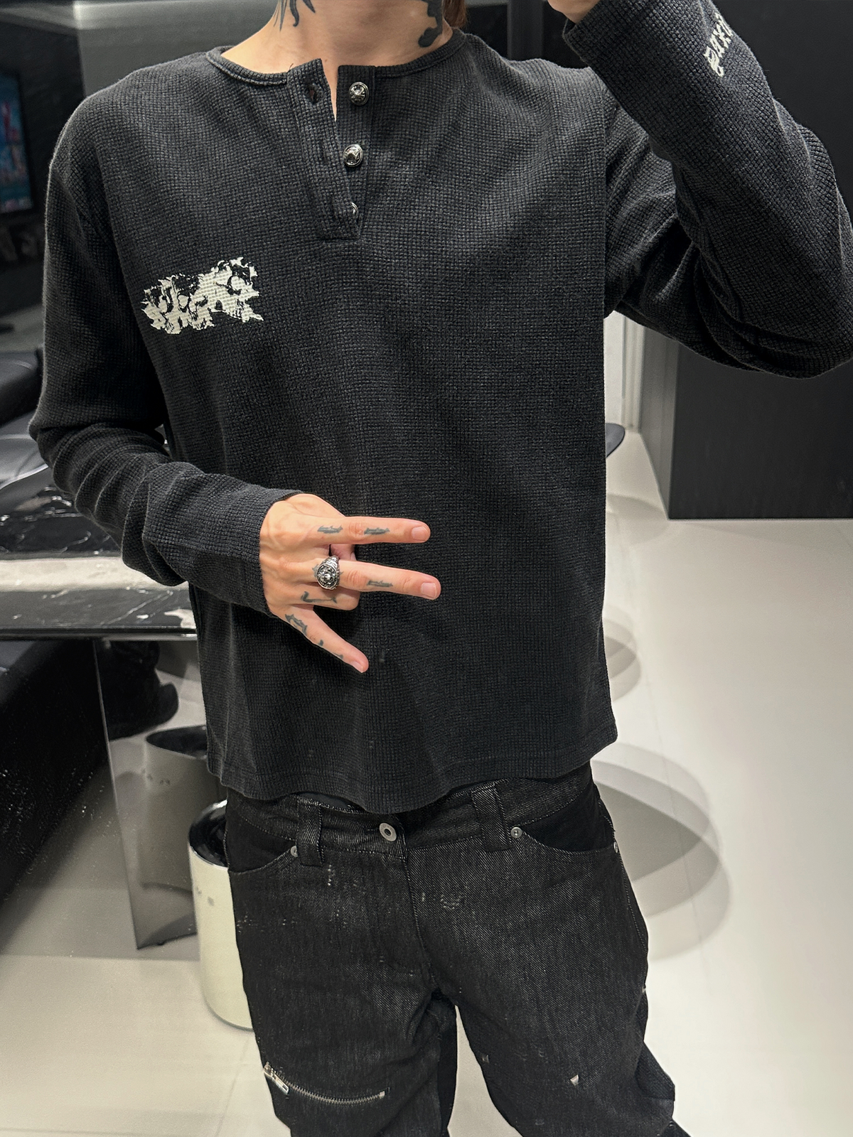 SAXGENWON Washed Skull Graphic Waffle-Knit Henley Long-Sleeve Tee
