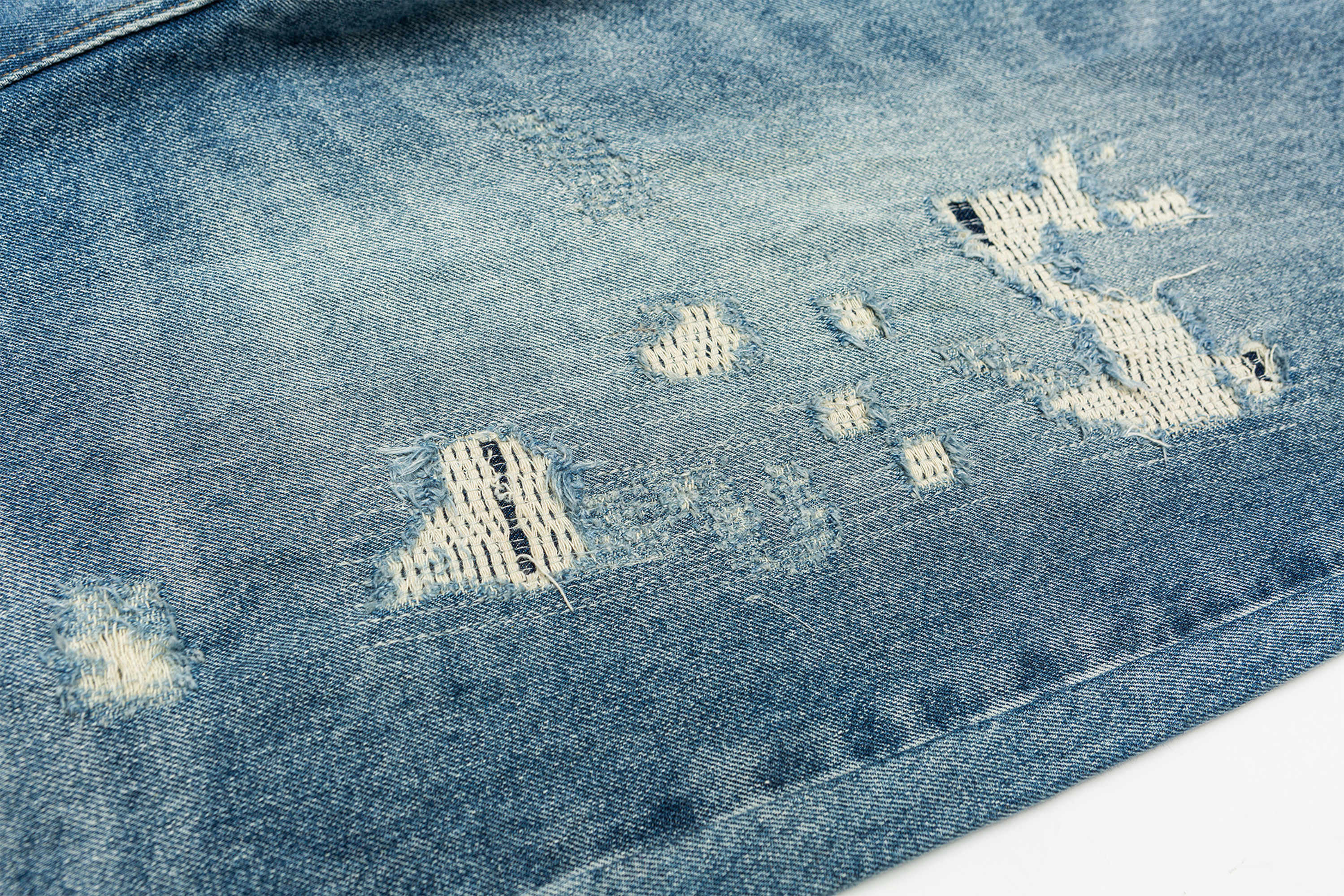 ME DA IGUAL Washed Distressed Tapered Jeans