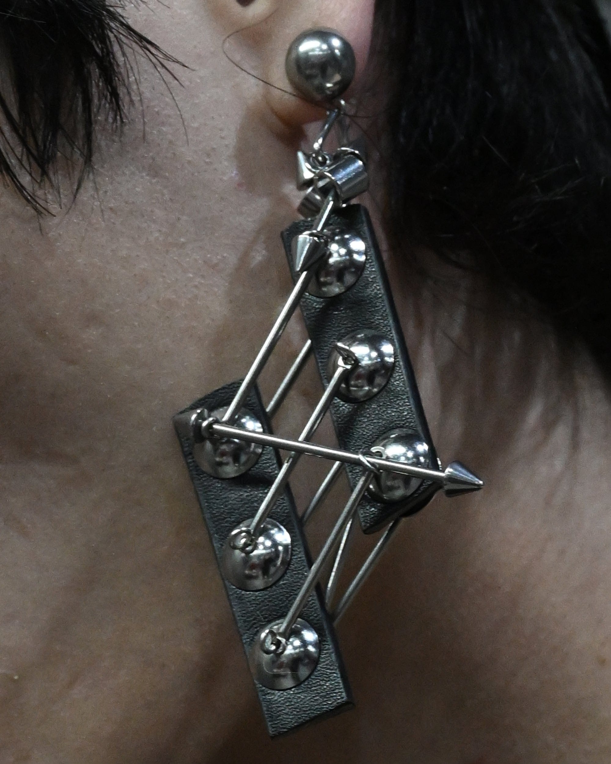 ILLUSORY Modern Hunter Metallic-Bead PU Earring/ Ear Clip