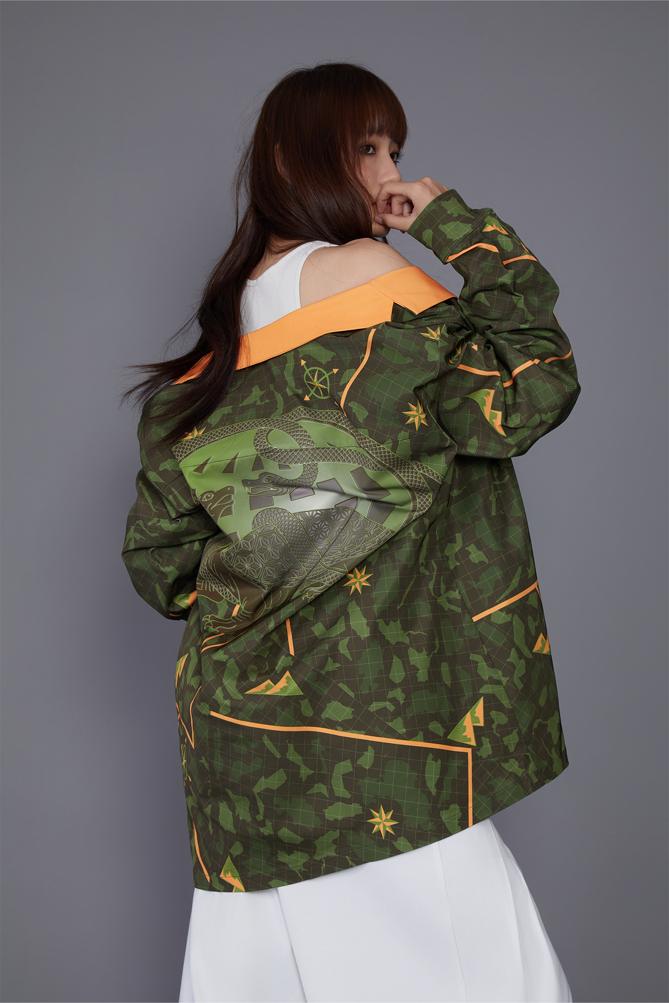 MASH UP ASIA Graphic Contrast Lapel Oversized Blazer, premium urban and streetwear designers apparel on PROJECTISR.com, MASH UP ASIA