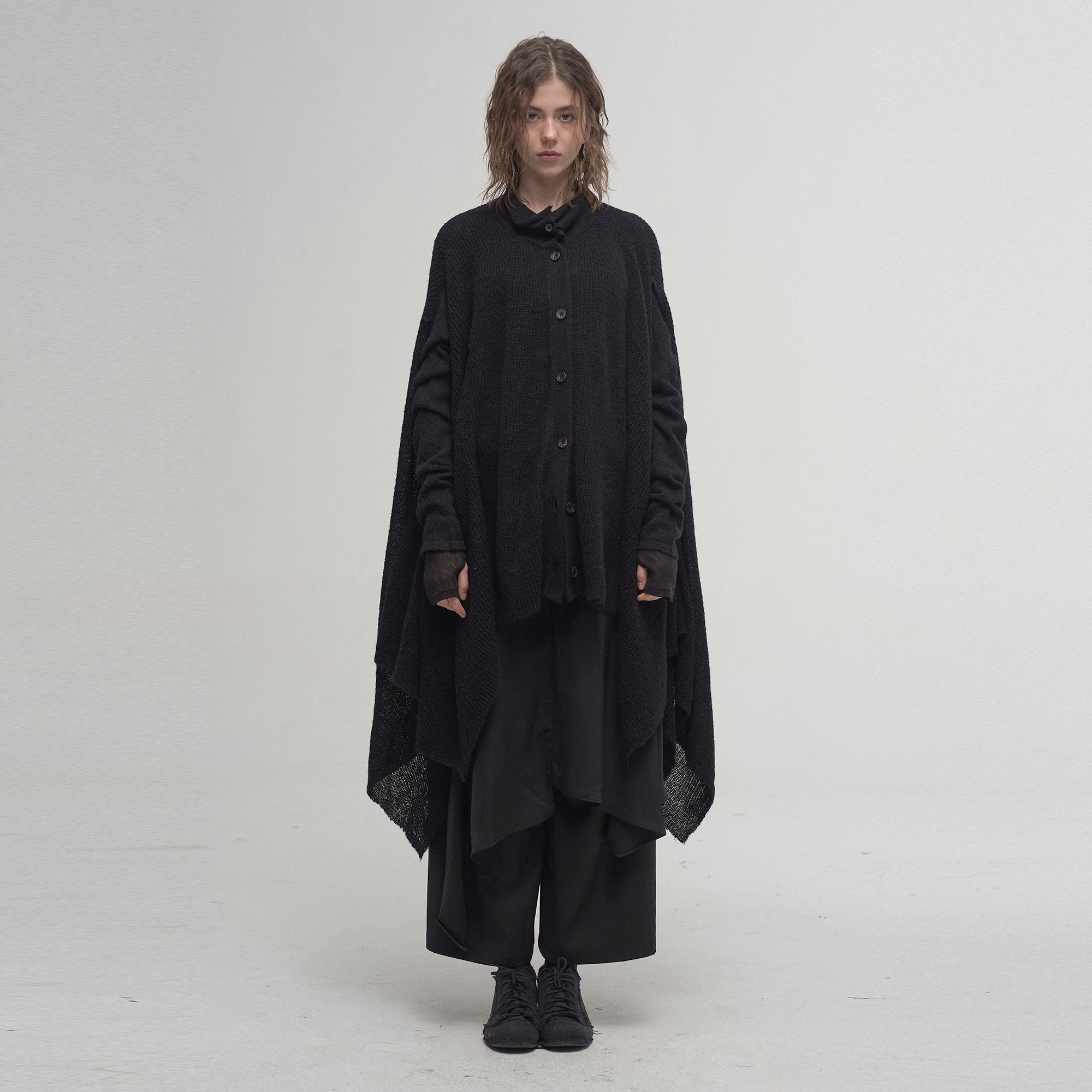 ILNya Nieternite Nifutur Convertible Drape Knit Cape
