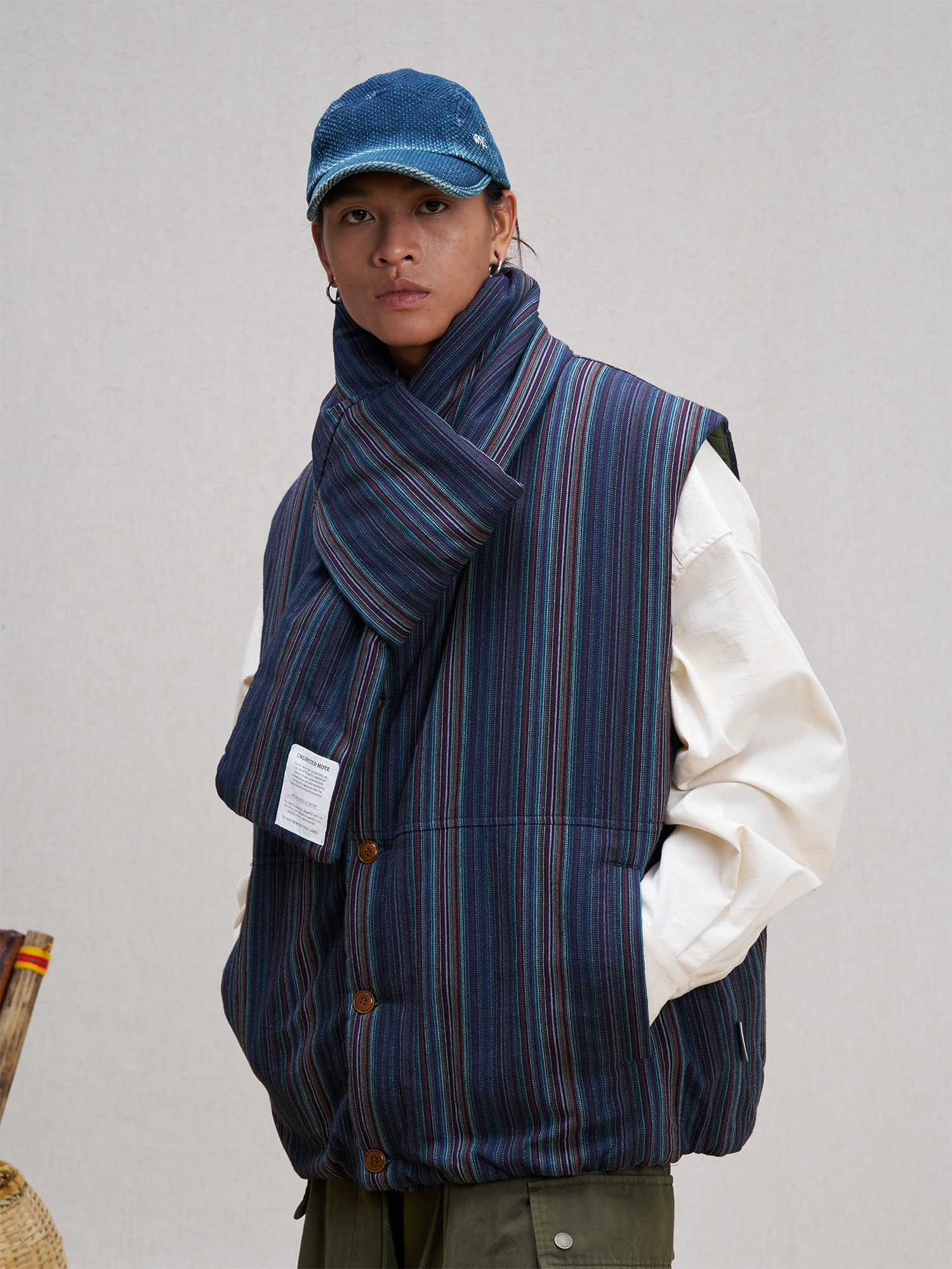 UNLIMITED MOTE Striped Padded Scarf