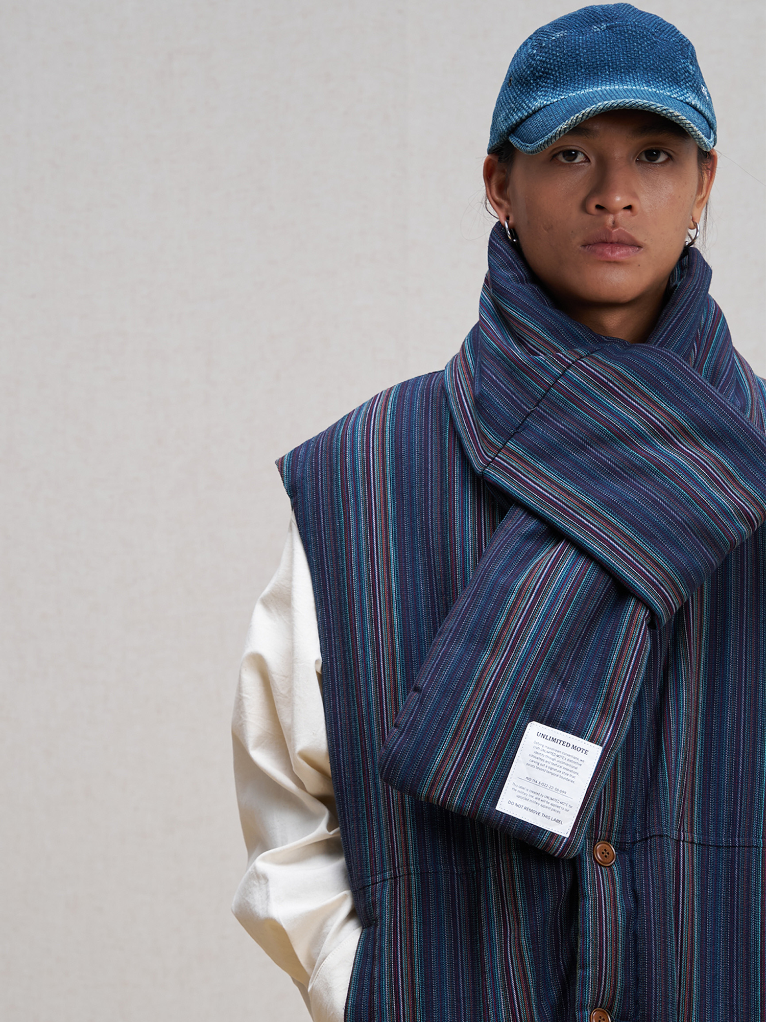 UNLIMITED MOTE Striped Padded Scarf