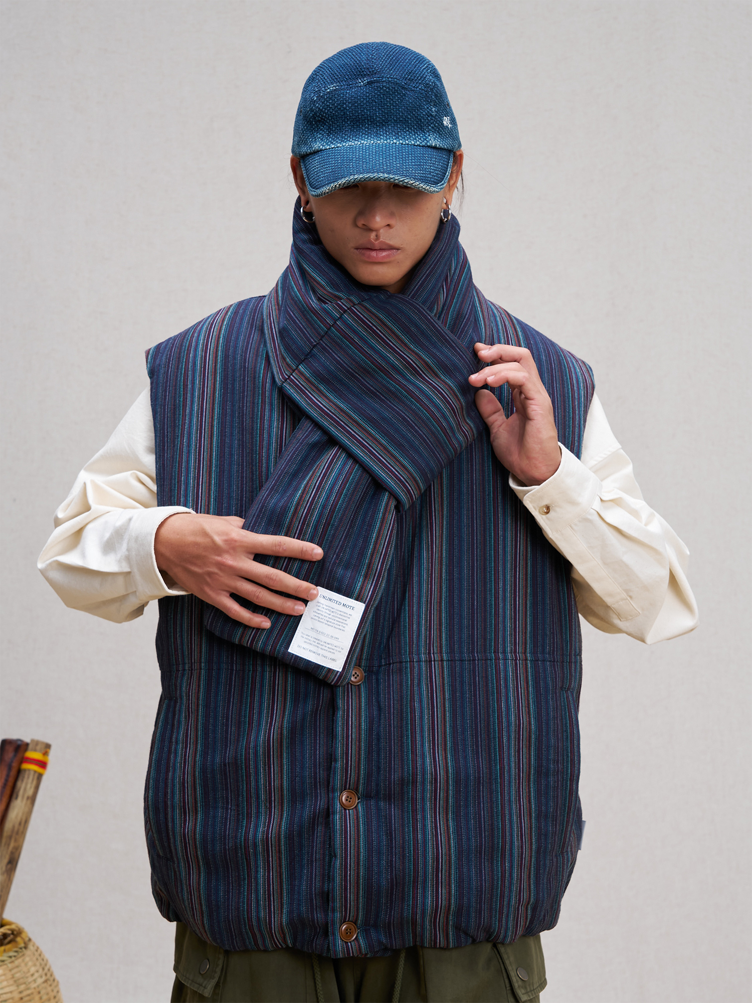 UNLIMITED MOTE Striped Padded Scarf