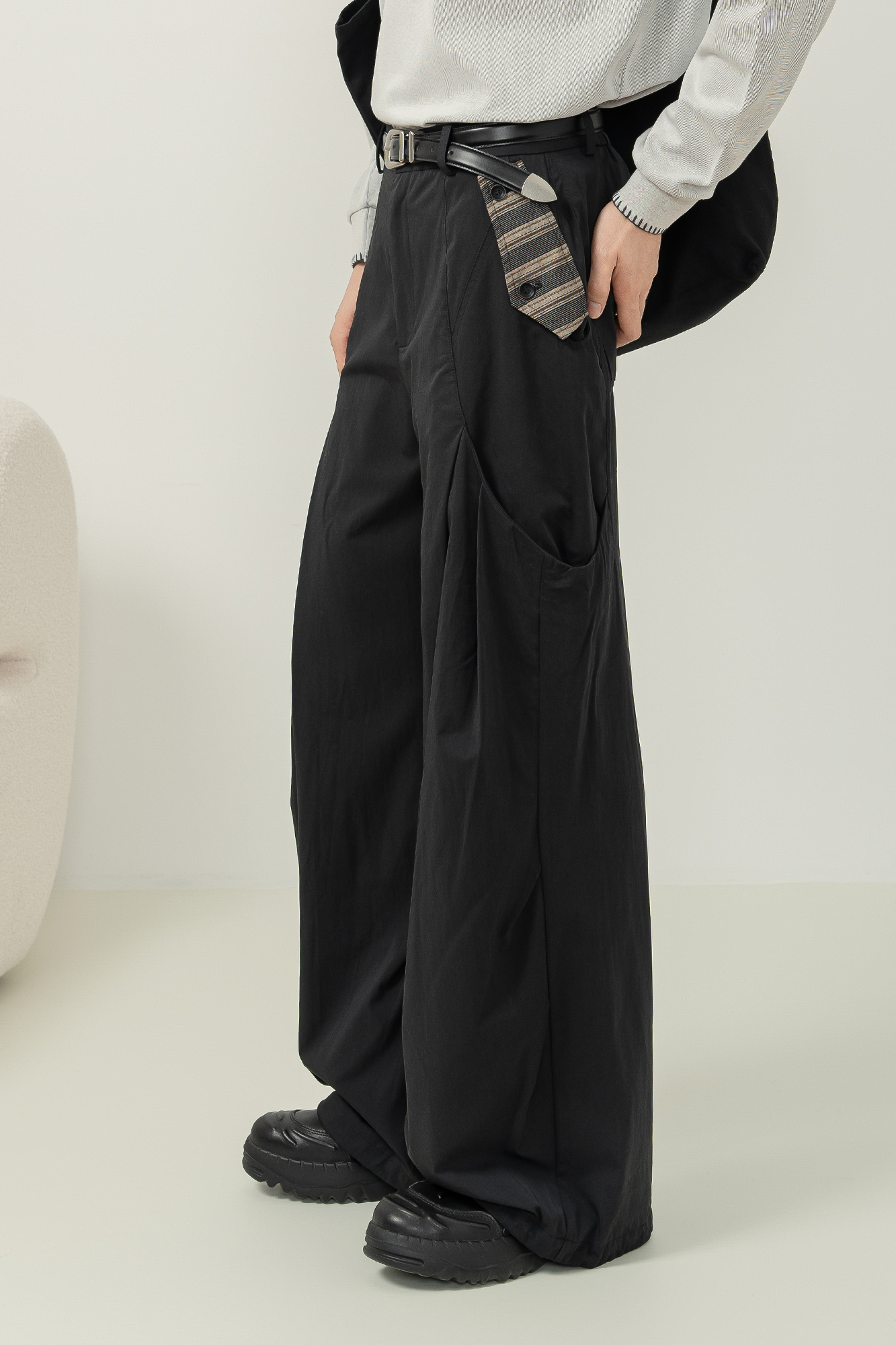 MOITIEDEPETALE Pleated Panel Oversized Cargo Pants