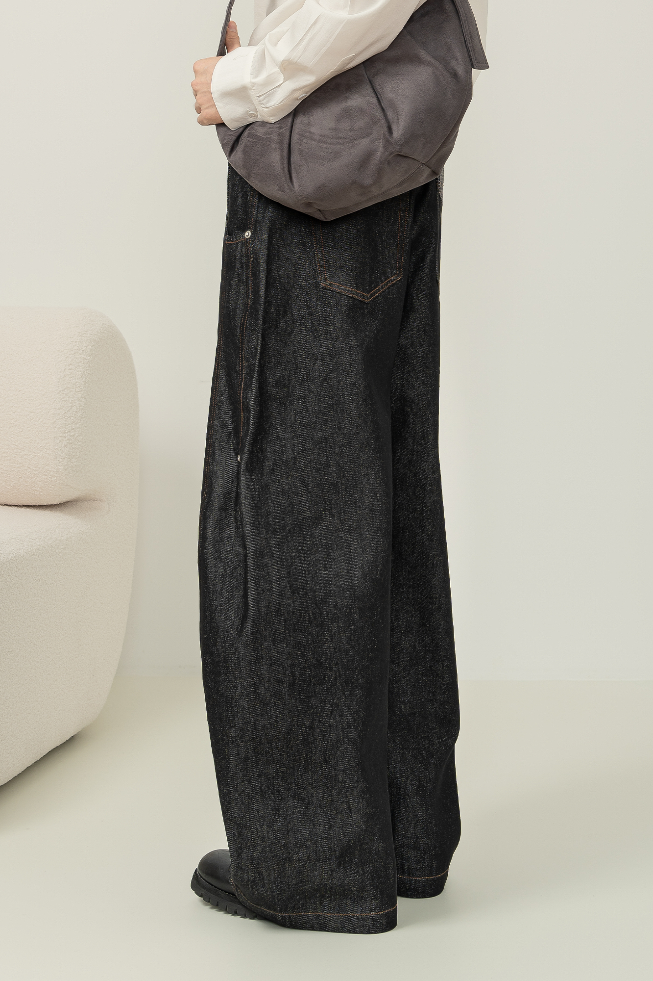 MOITIEDEPETALE Panel Stited Rivet Balloon-Leg Raw Jeans