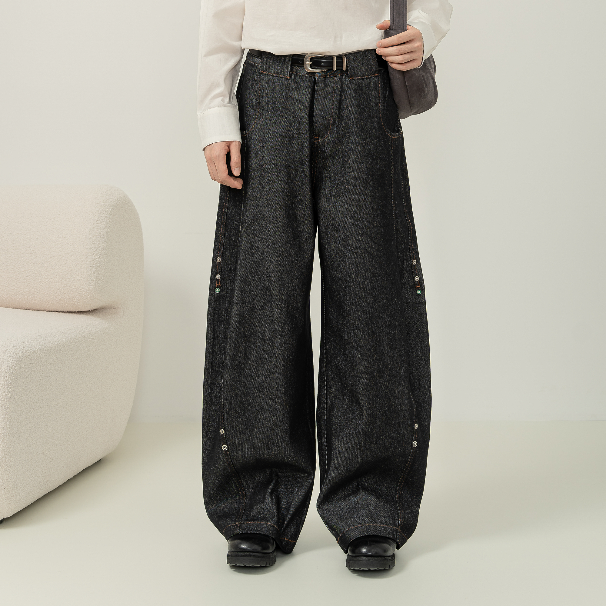 MOITIEDEPETALE Panel Stited Rivet Balloon-Leg Raw Jeans