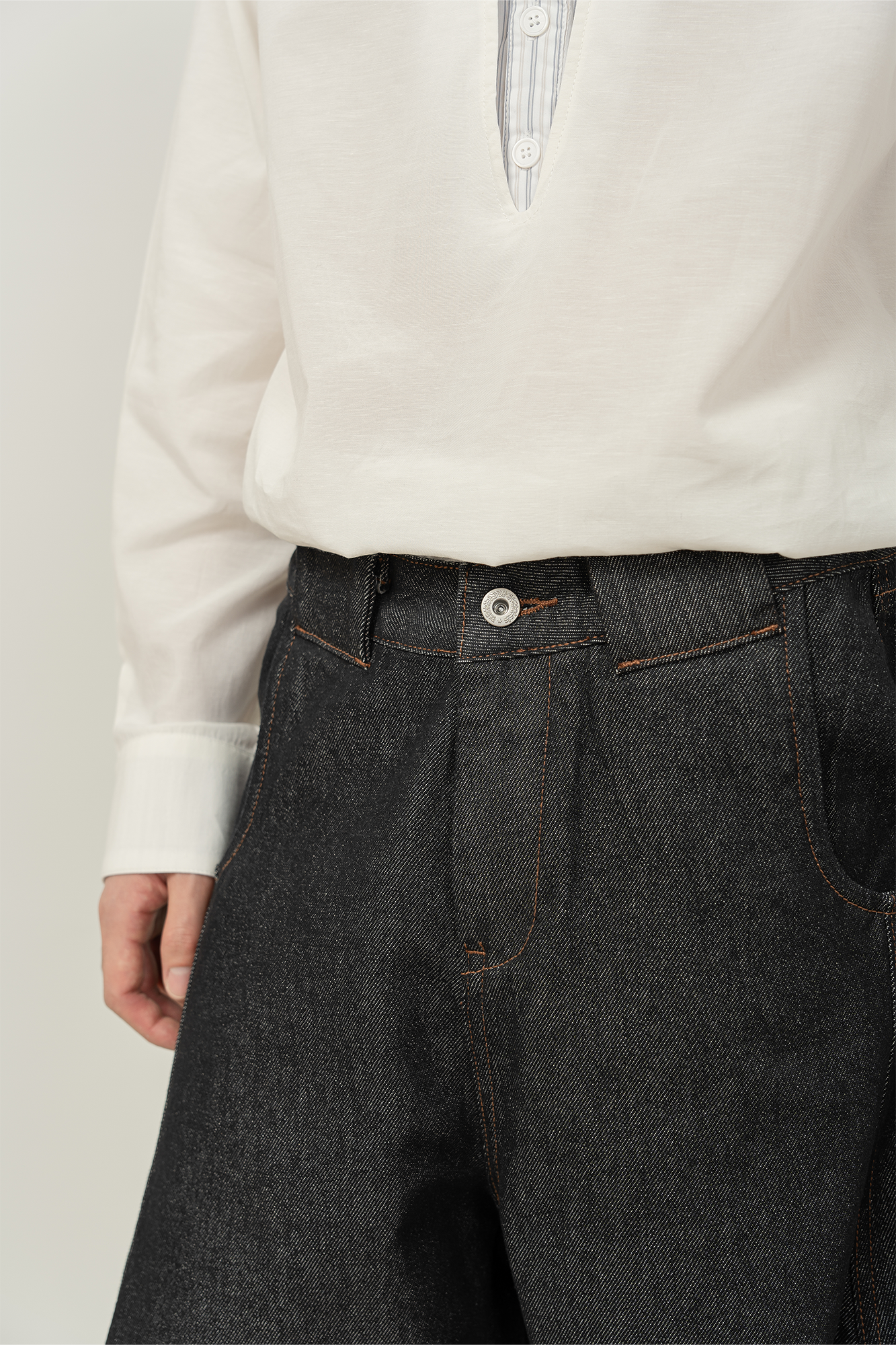MOITIEDEPETALE Panel Stited Rivet Balloon-Leg Raw Jeans