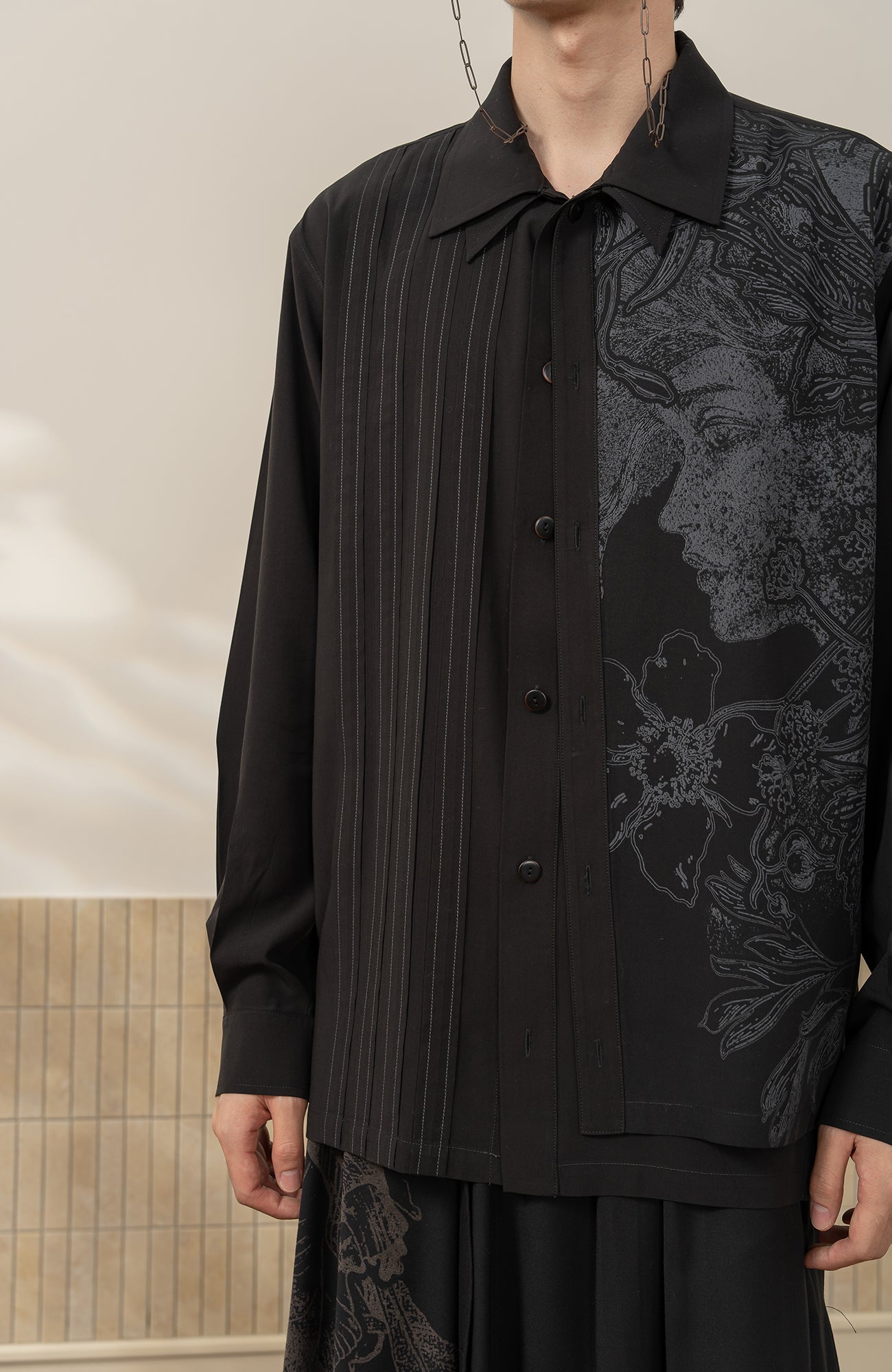 MOITIEDEPETALE Graphic Double-Layered Striped Shirt