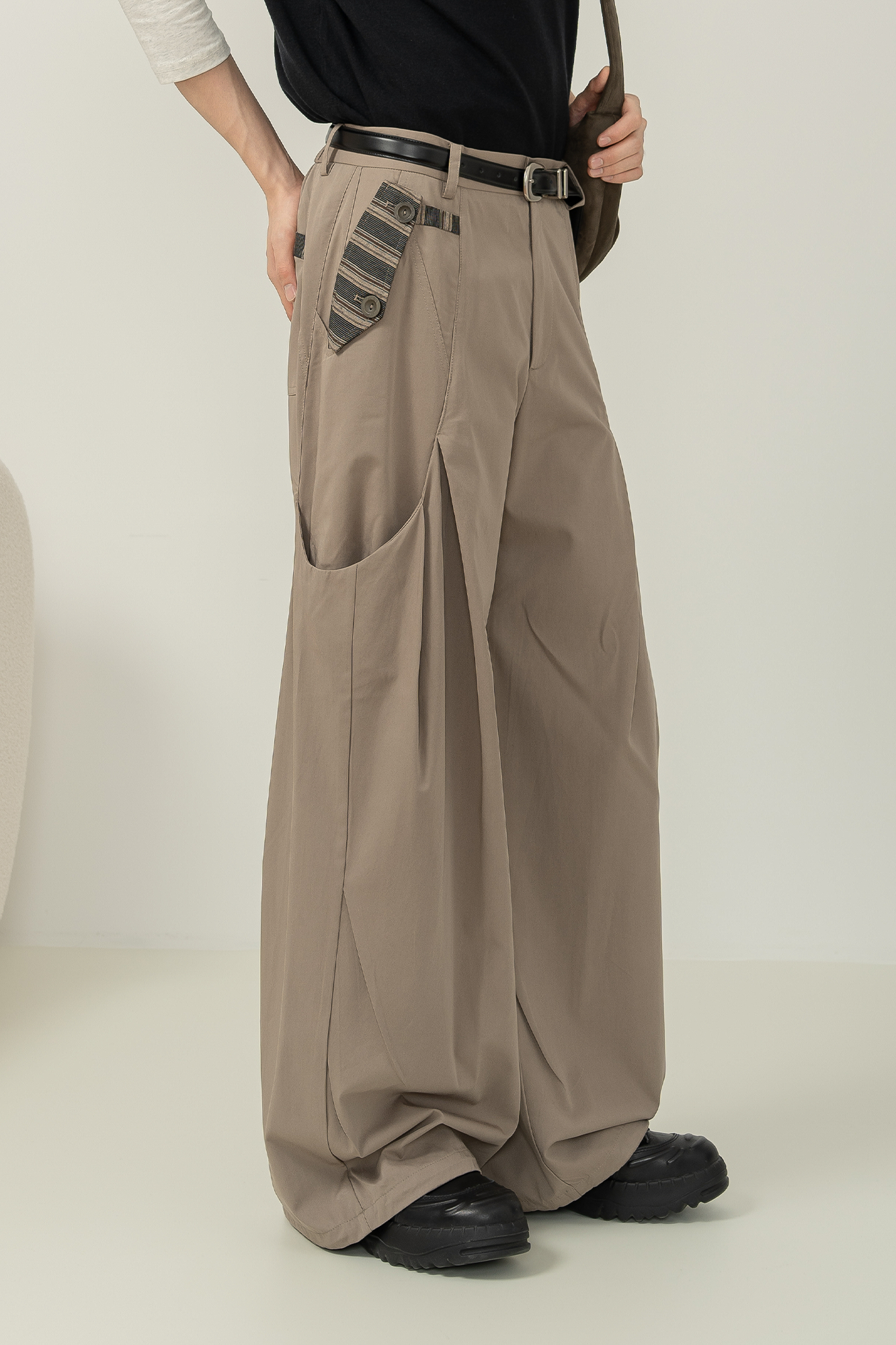 MOITIEDEPETALE Pleated Panel Oversized Cargo Pants