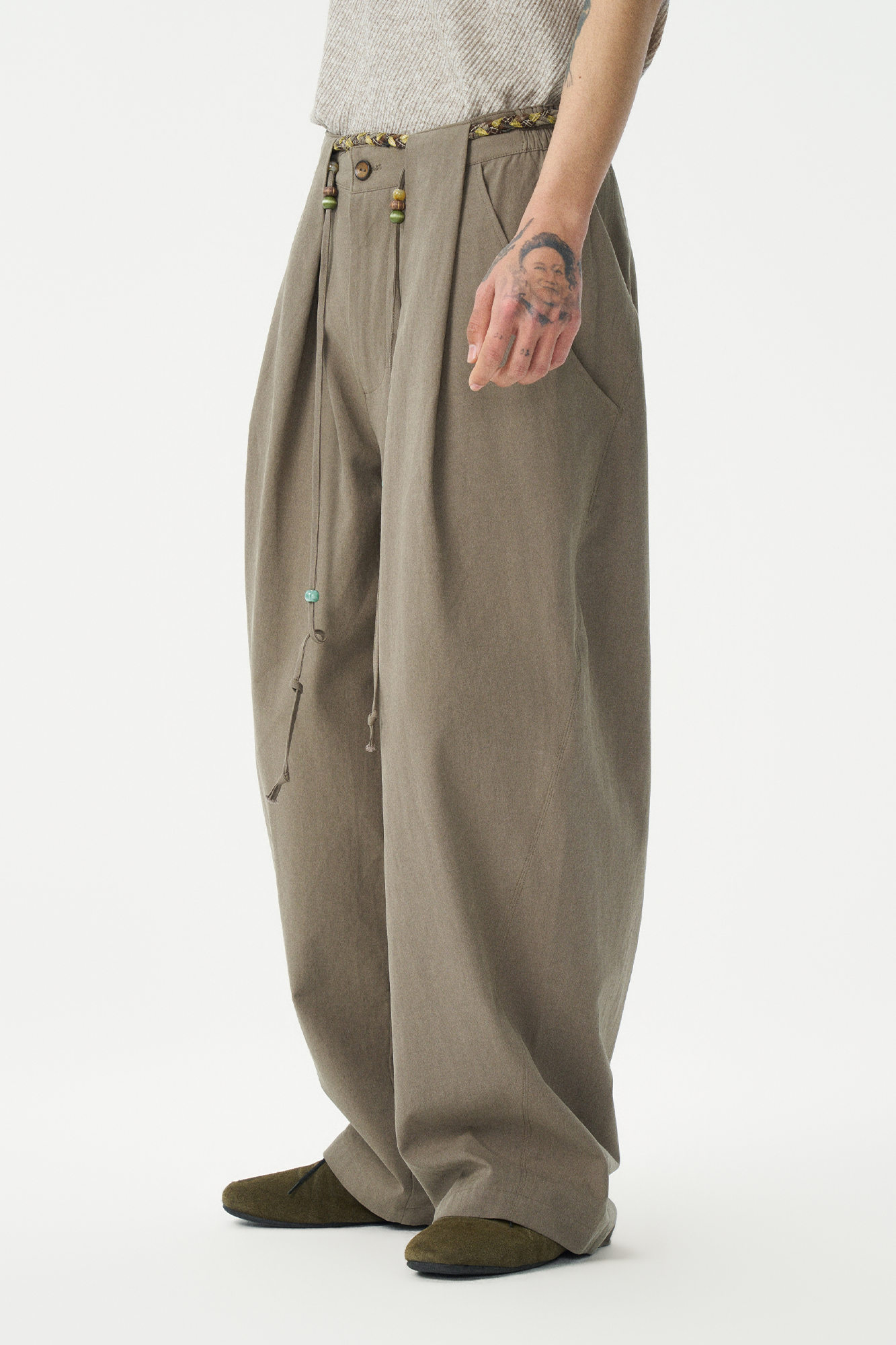GONGHE REPUB Tie-Waist Pleated Wide-Leg Pants