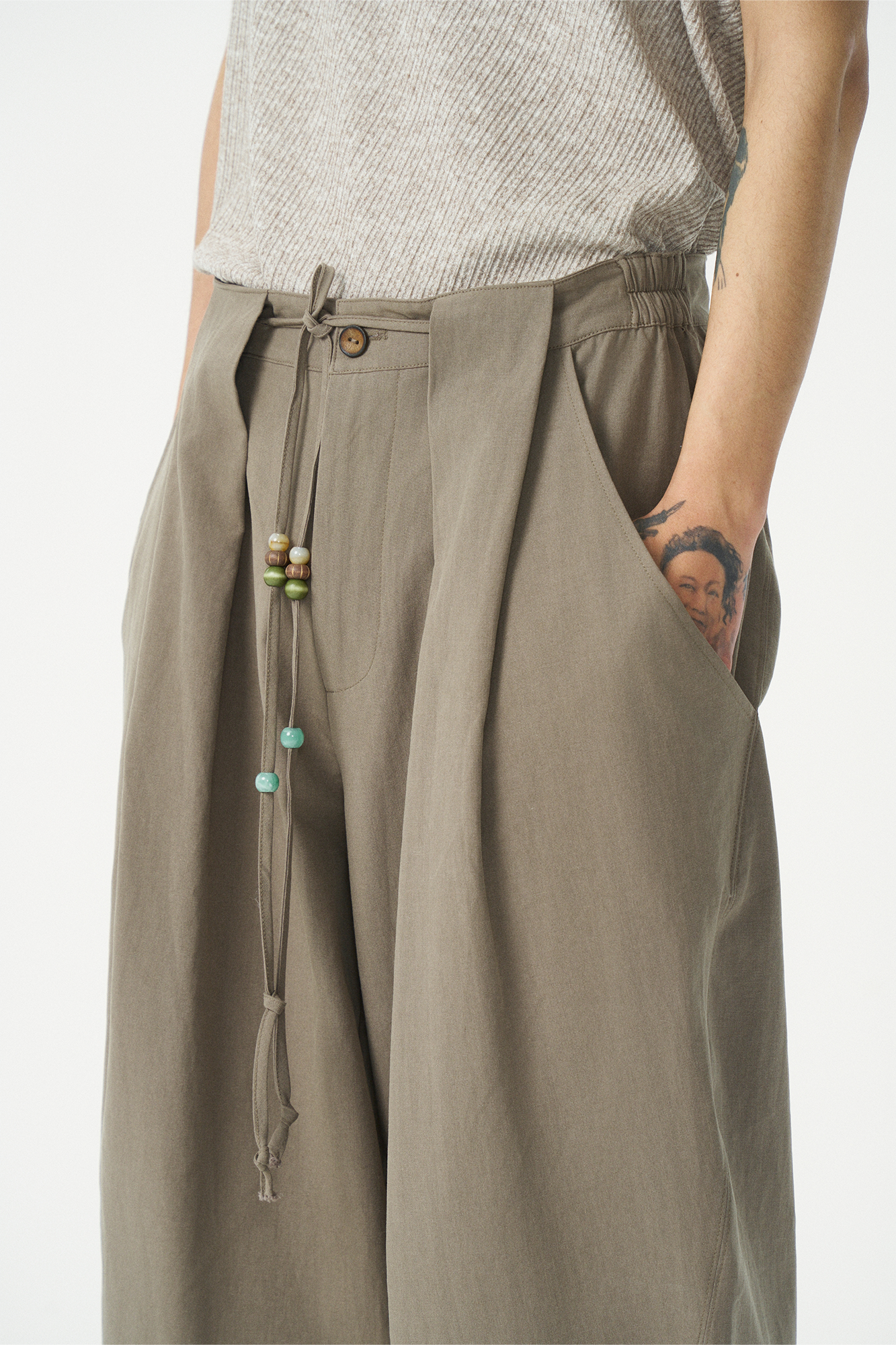 GONGHE REPUB Tie-Waist Pleated Wide-Leg Pants