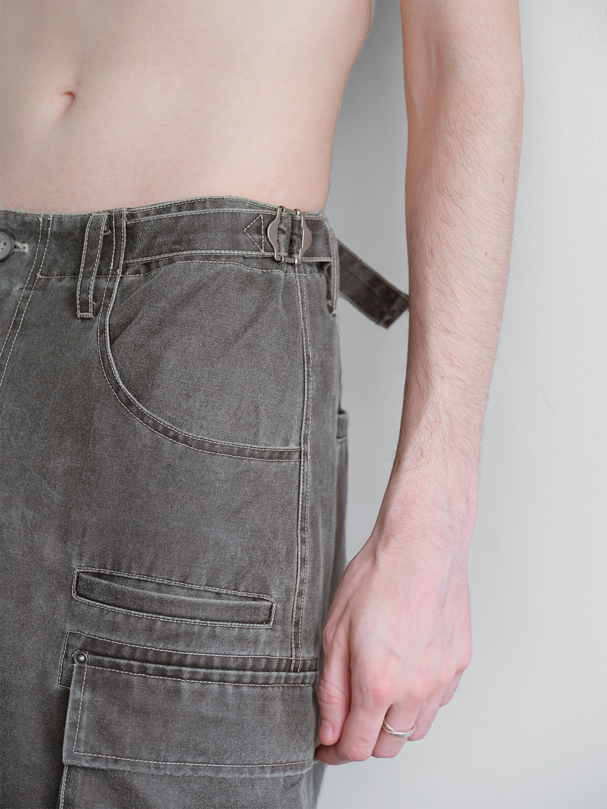 ORGANIC EMOTION Washed Pleated Multi-Pocket Cargo Pants