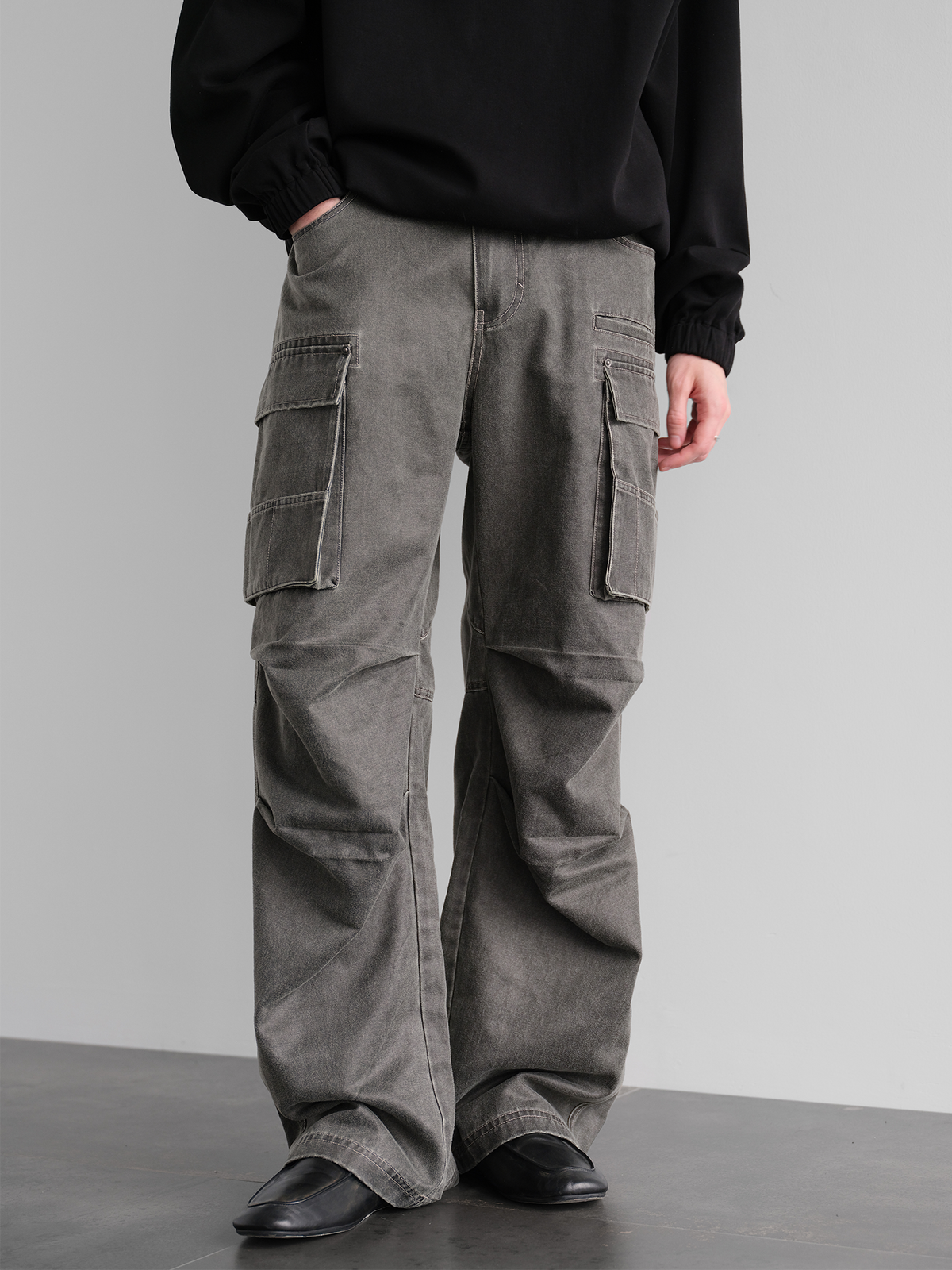 ORGANIC EMOTION Washed Pleated Multi-Pocket Cargo Pants